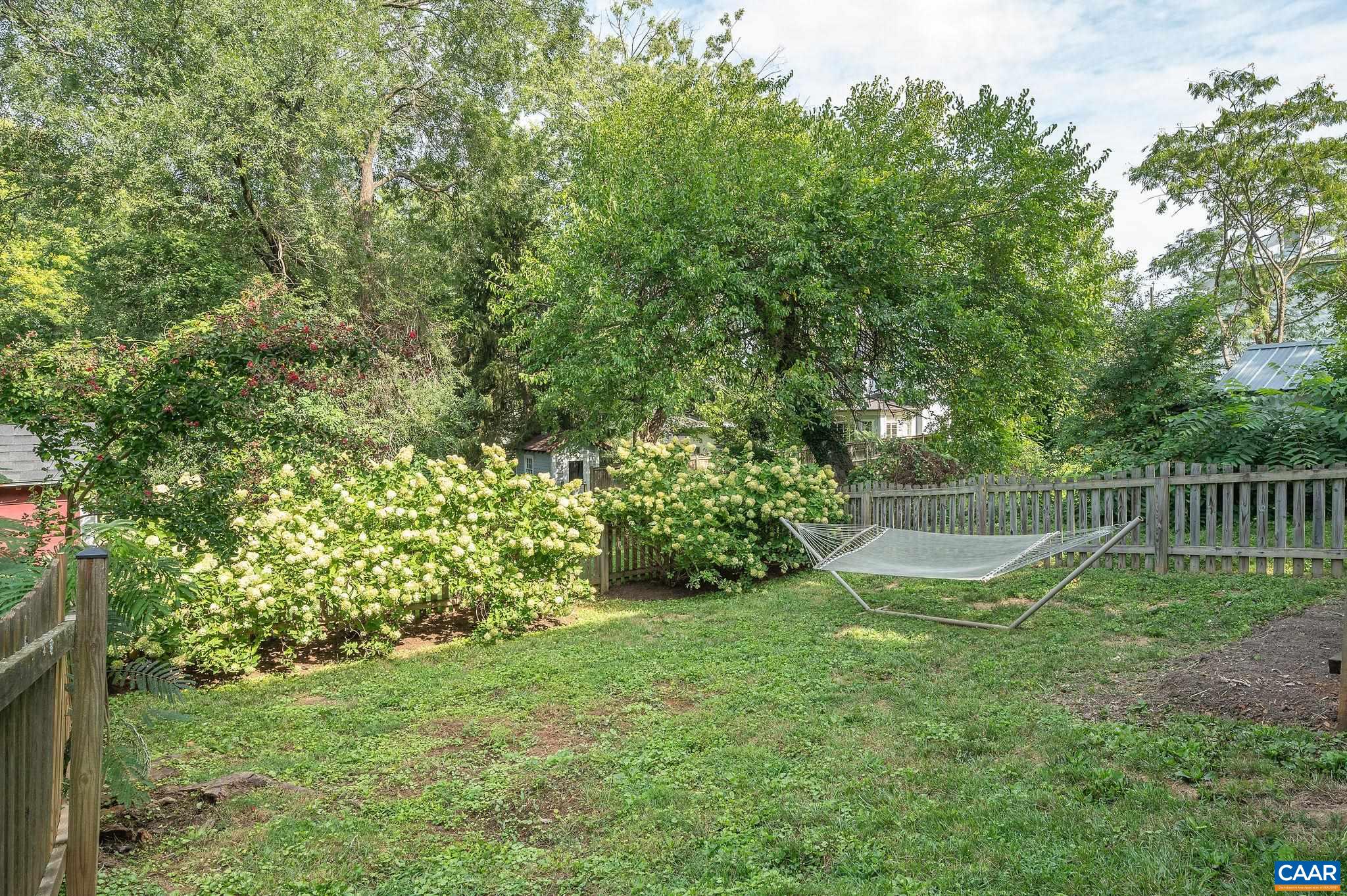 513 AVON ST
