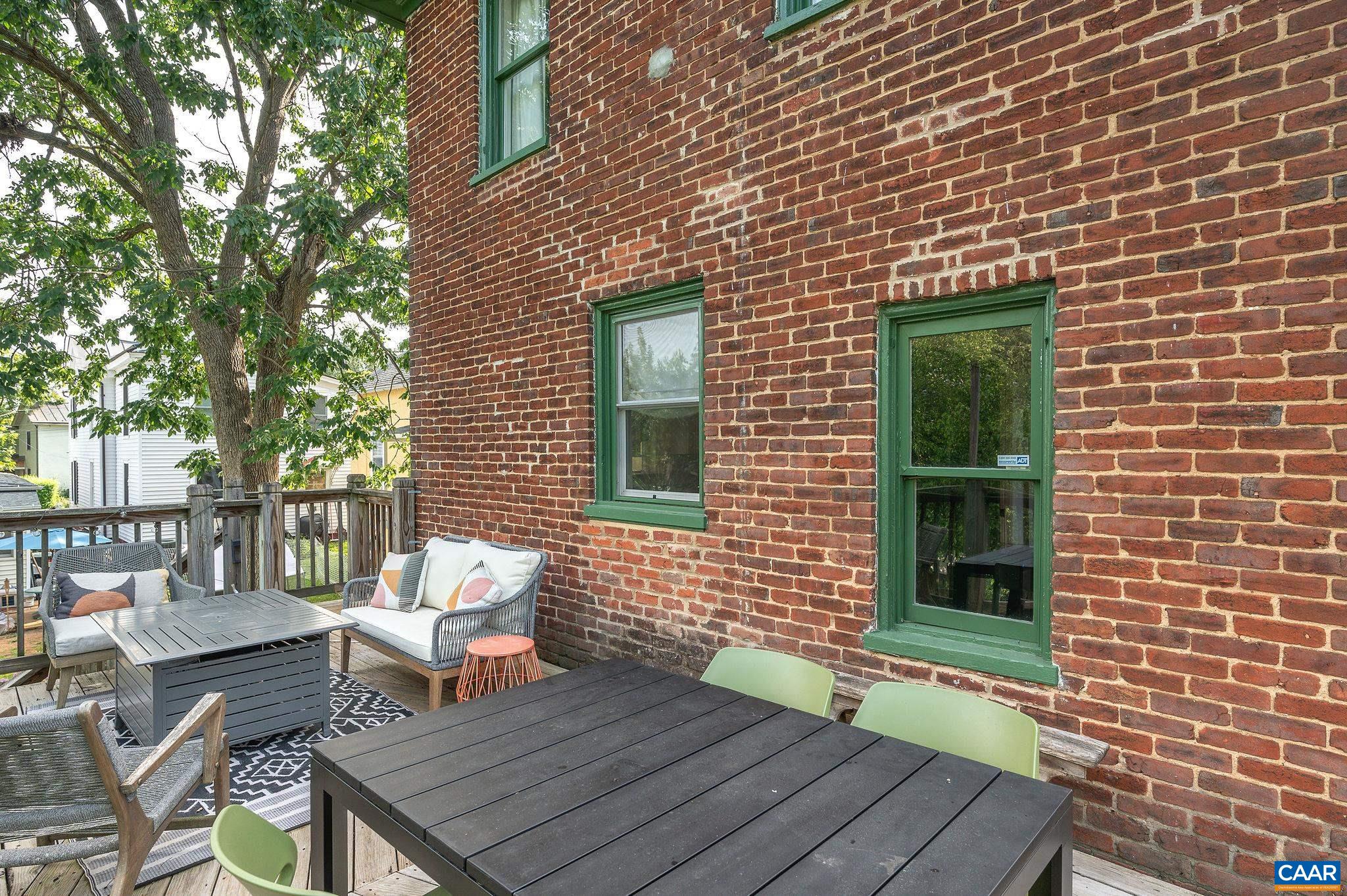 513 AVON ST