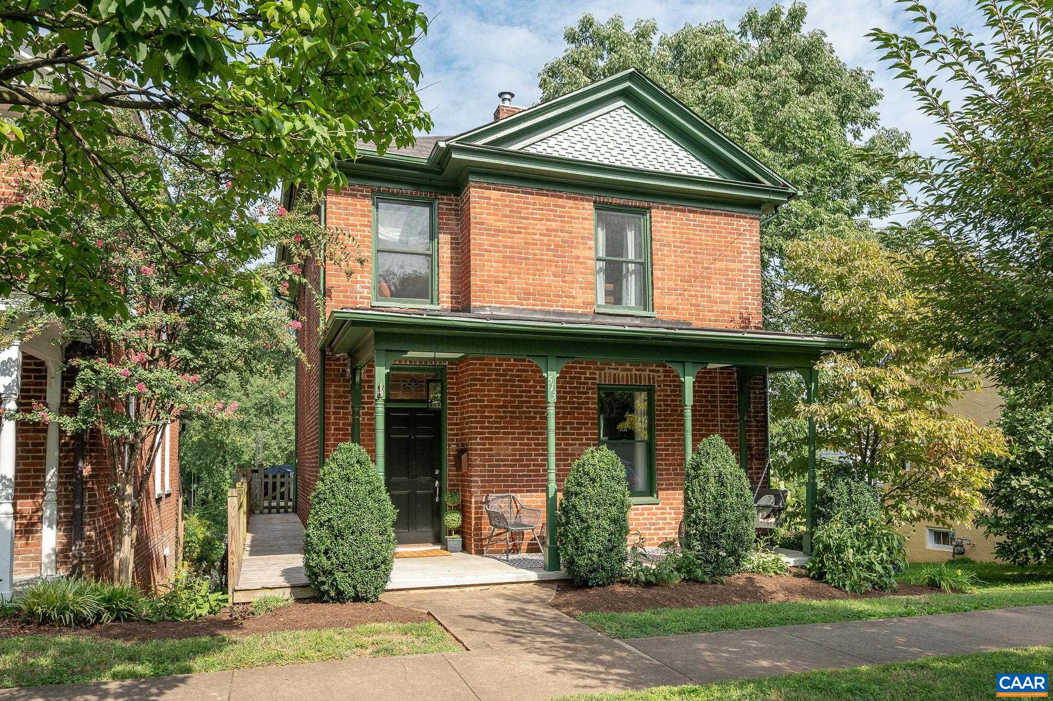 513 AVON ST