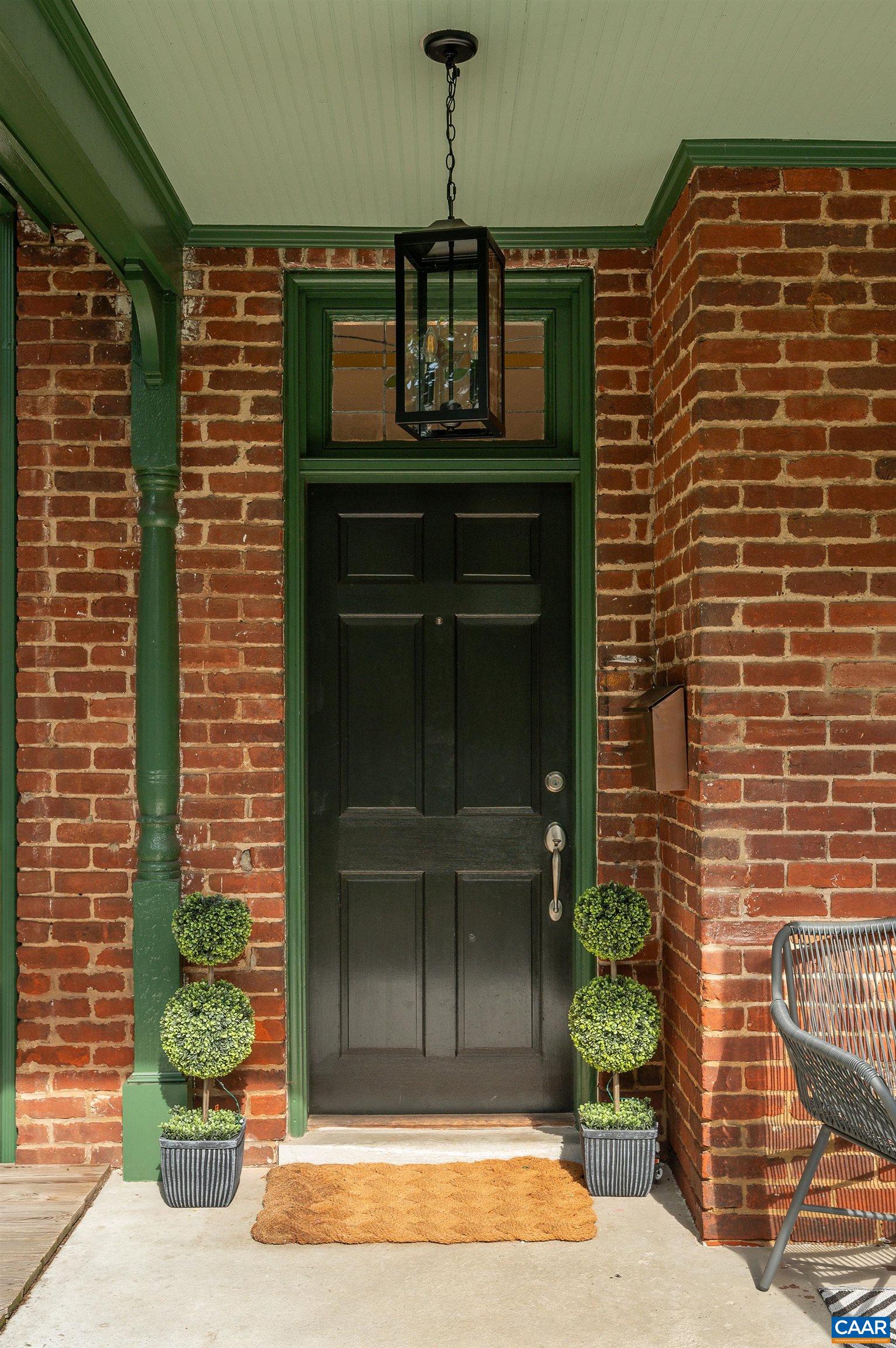 513 AVON ST