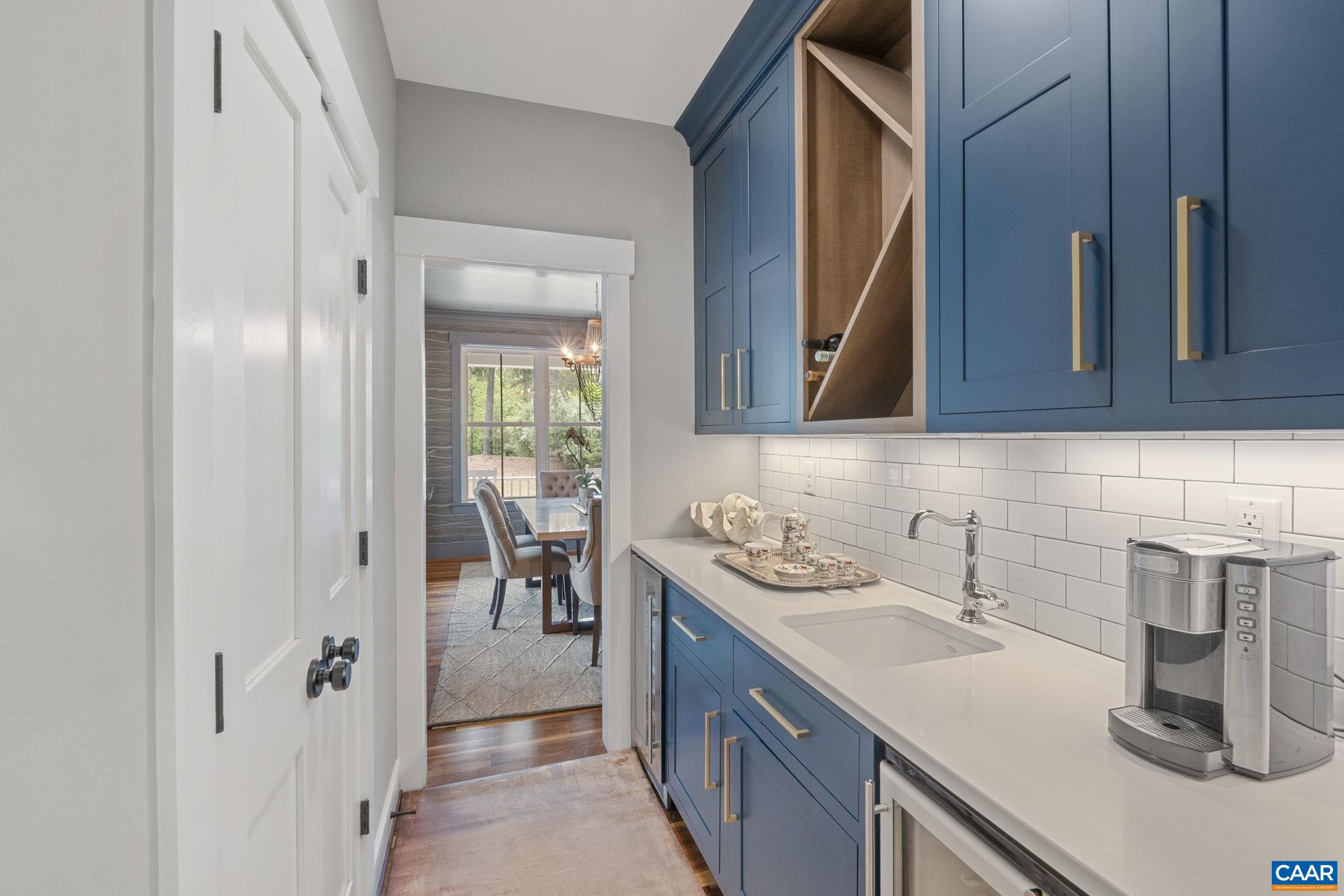 1932 FOX RUN LN