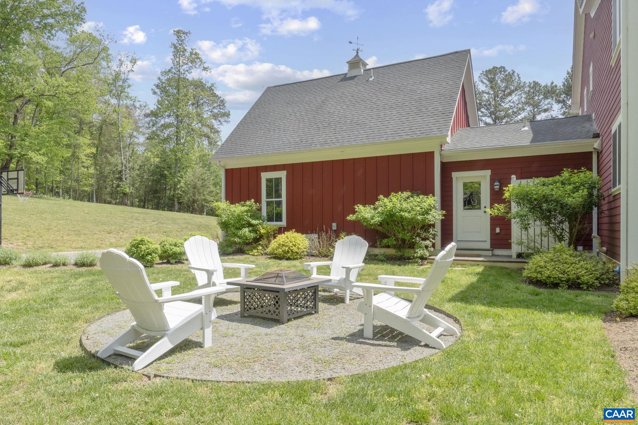 1932 FOX RUN LN