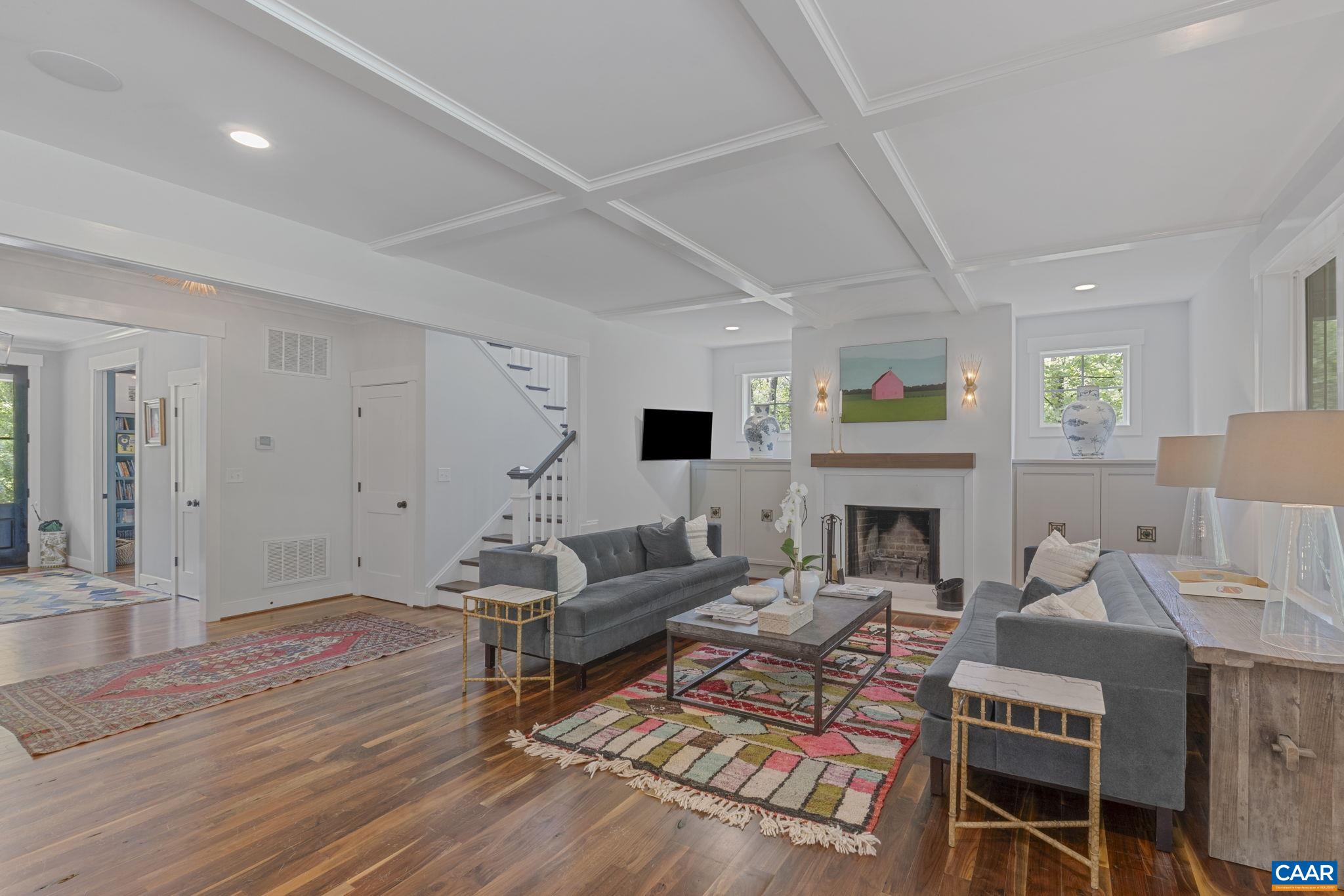 1932 FOX RUN LN