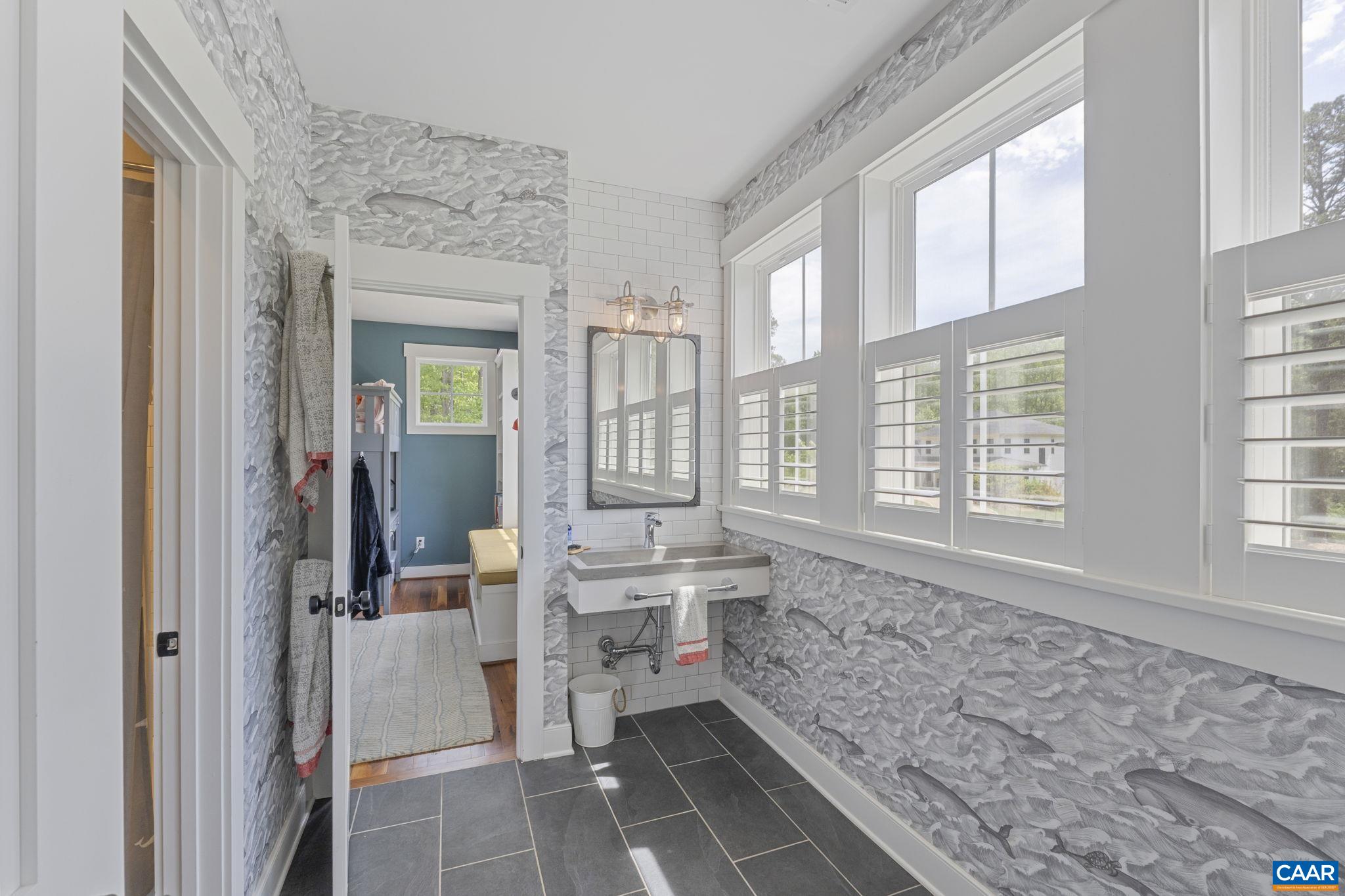 1932 FOX RUN LN