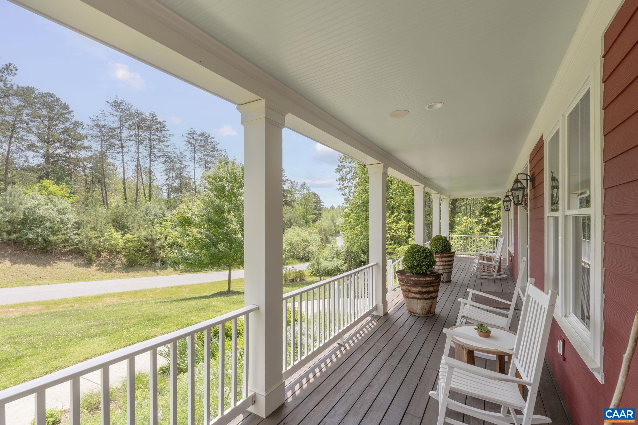1932 FOX RUN LN
