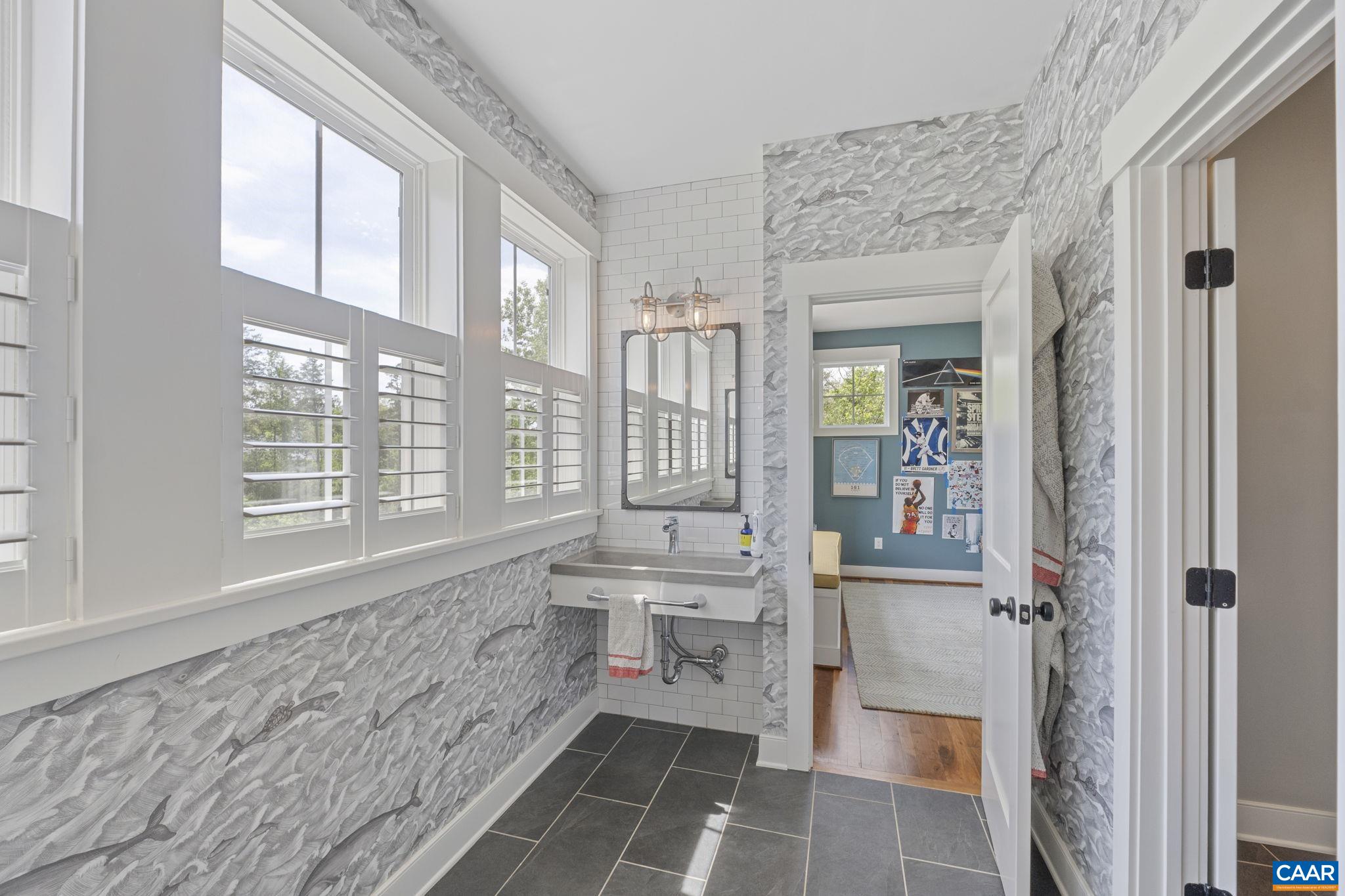 1932 FOX RUN LN