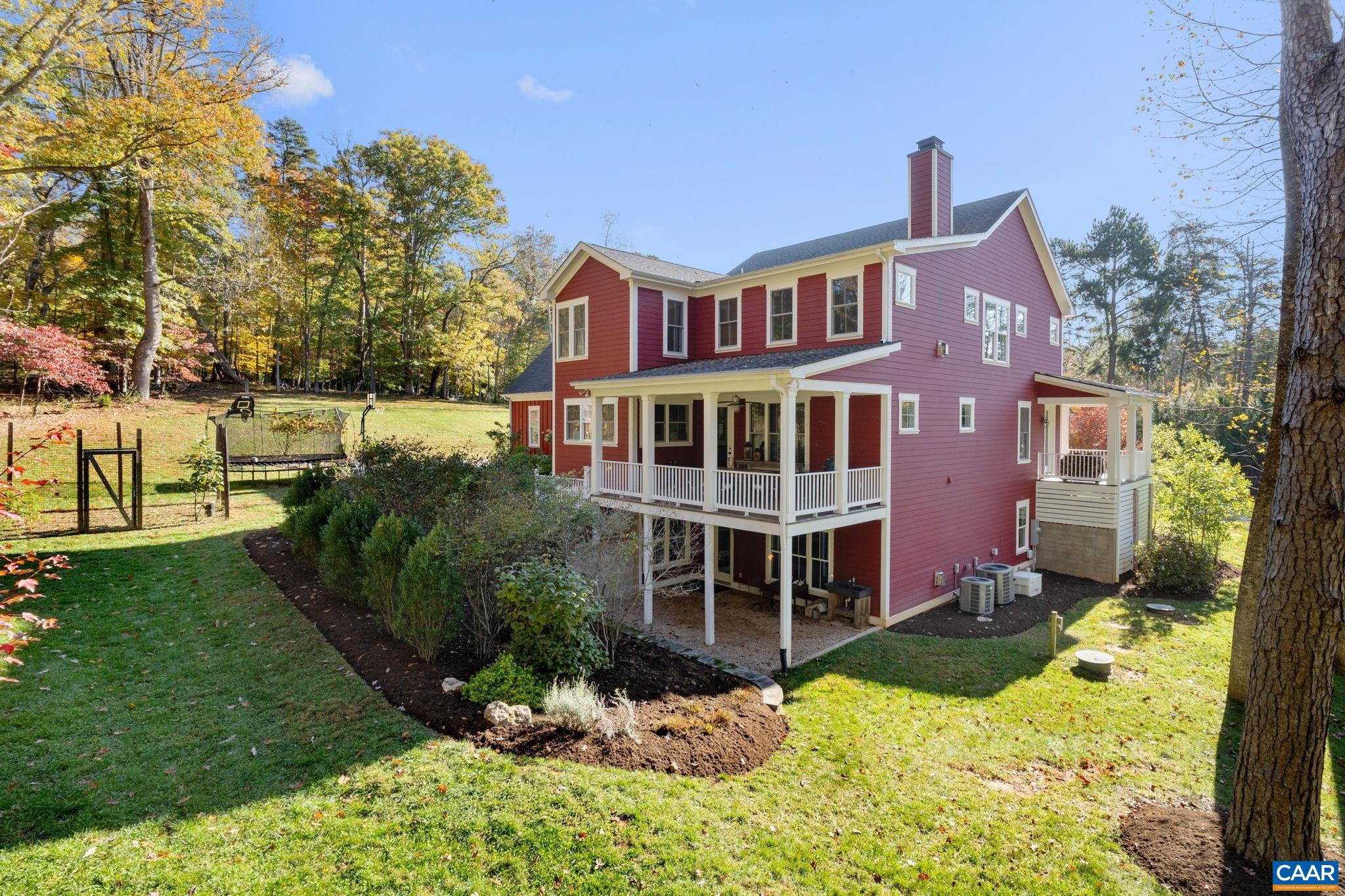 1932 FOX RUN LN