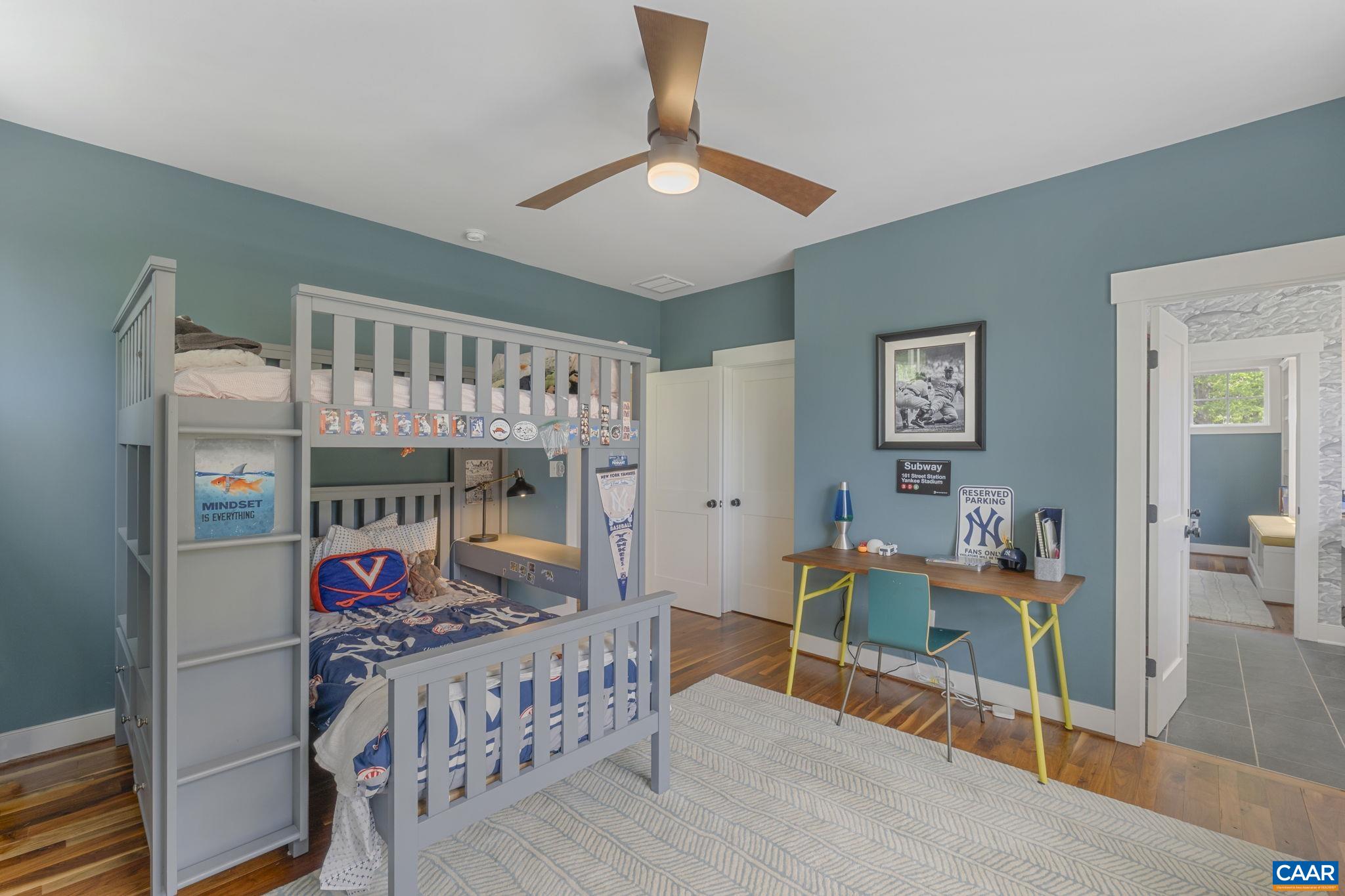 1932 FOX RUN LN