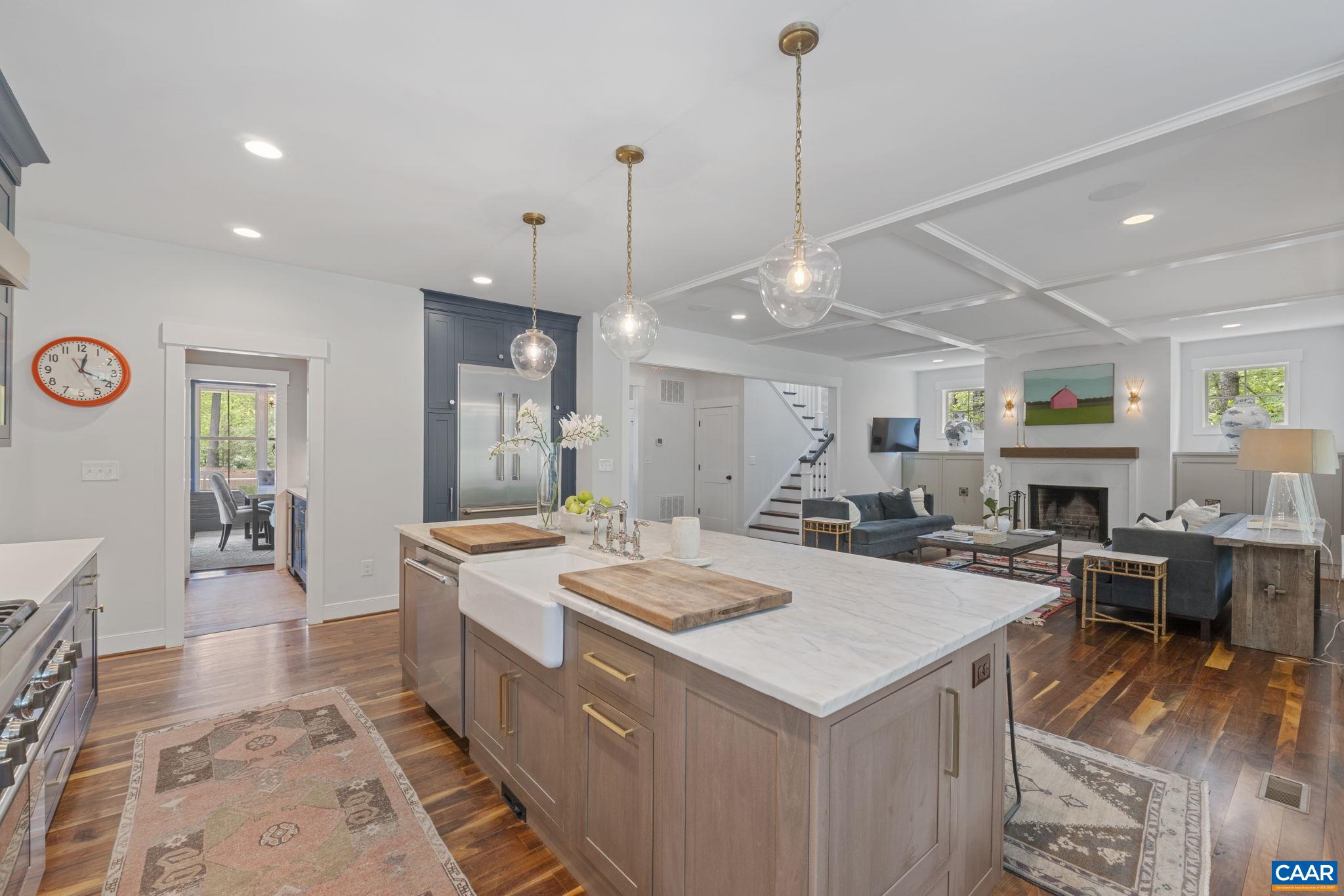 1932 FOX RUN LN