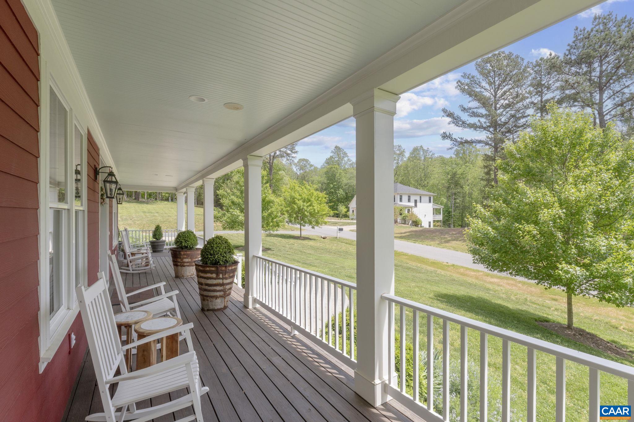 1932 FOX RUN LN