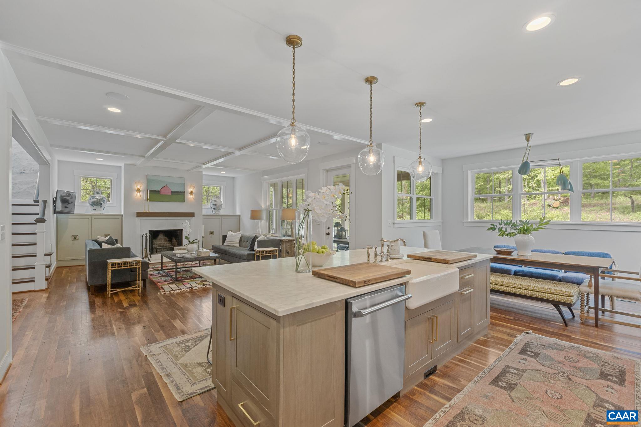 1932 FOX RUN LN