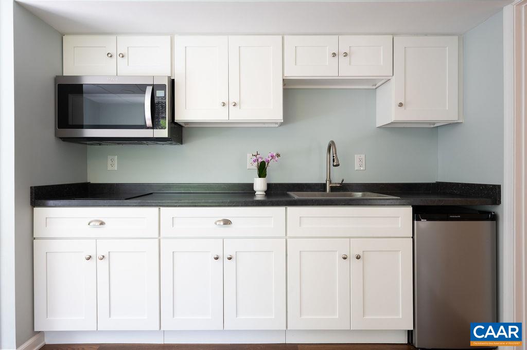 5861 ROCKFISH GAP TPKE