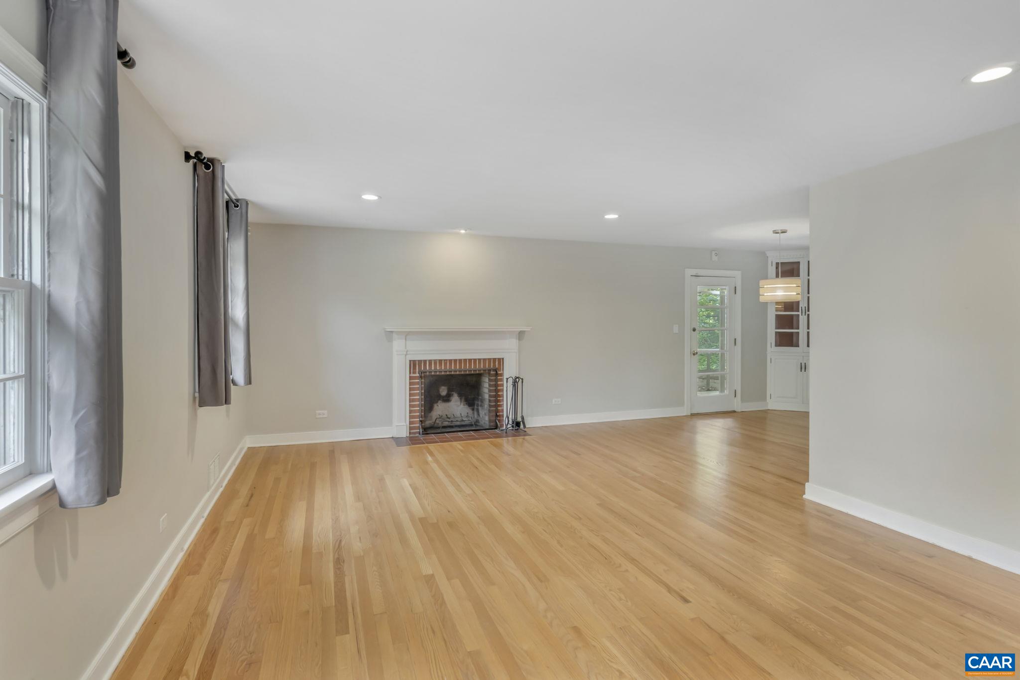 1221 GREENWAY RD