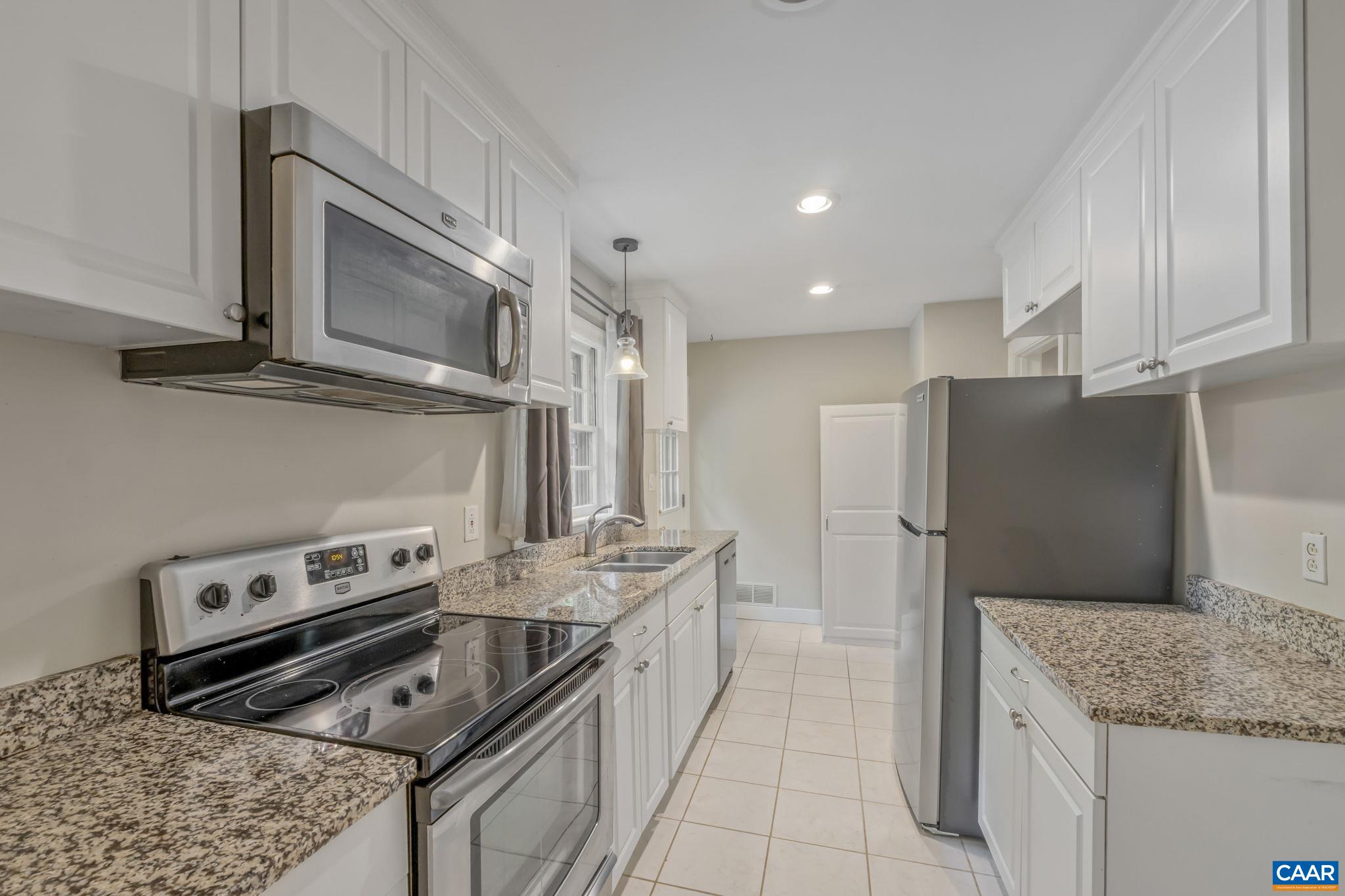 1221 GREENWAY RD