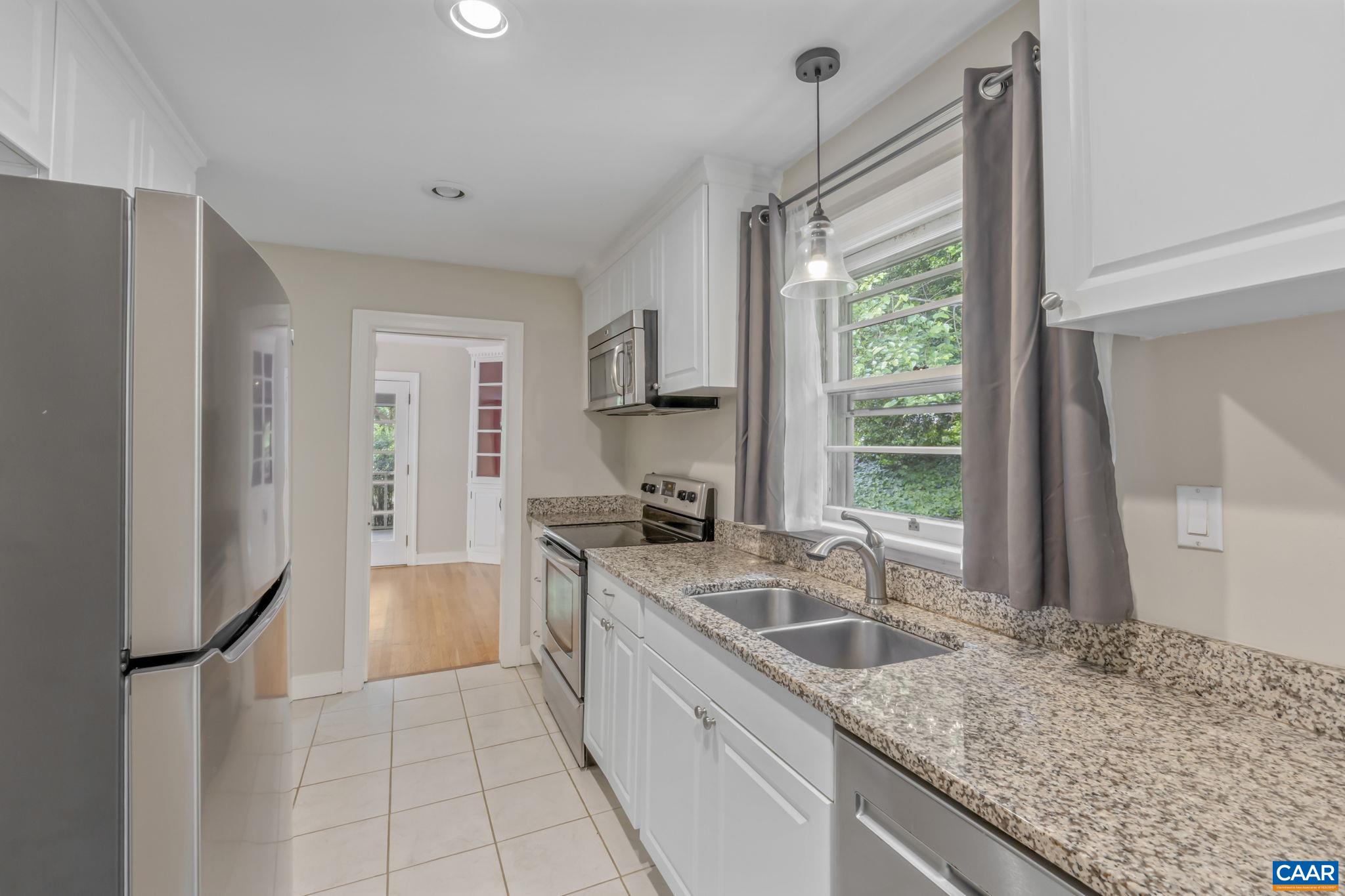 1221 GREENWAY RD
