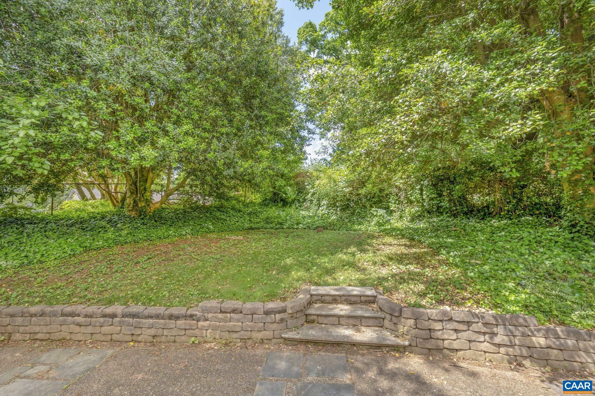 1221 GREENWAY RD