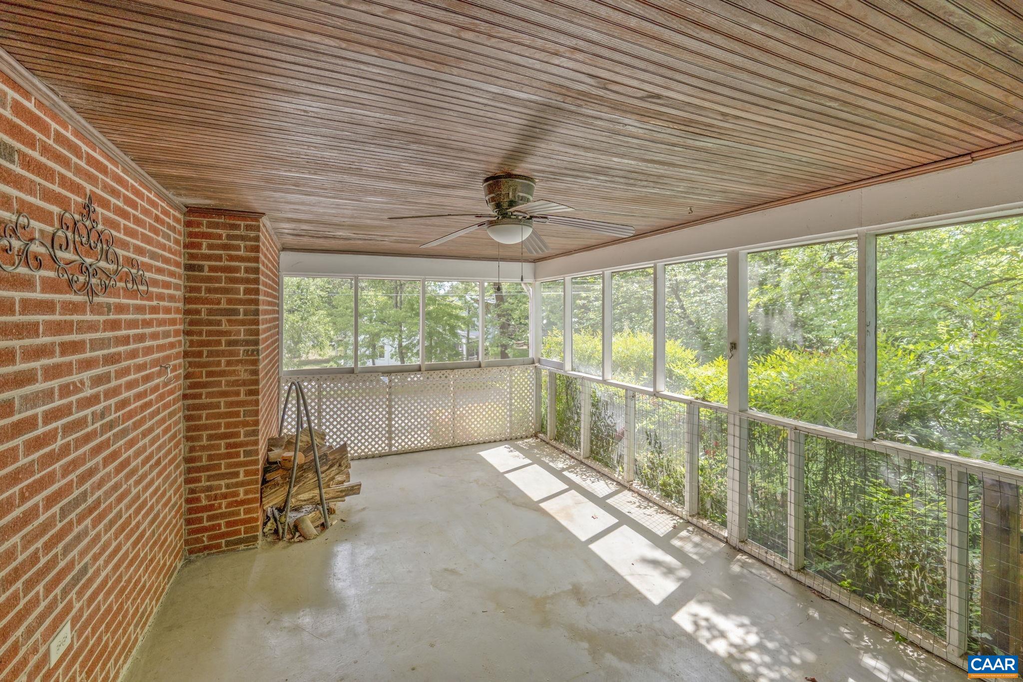 1221 GREENWAY RD