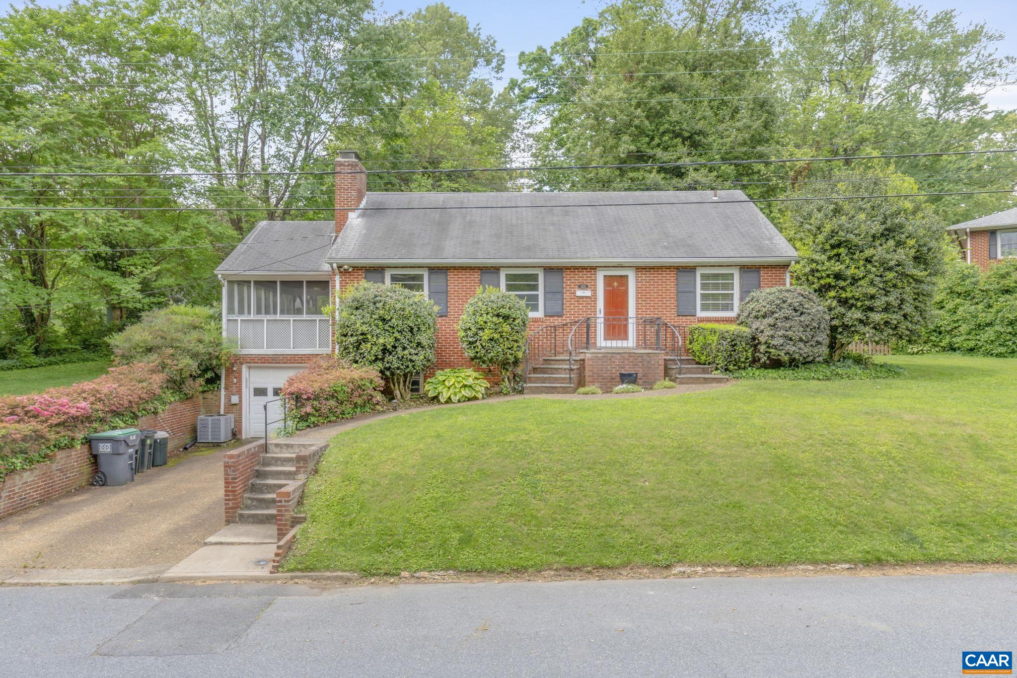 1221 GREENWAY RD