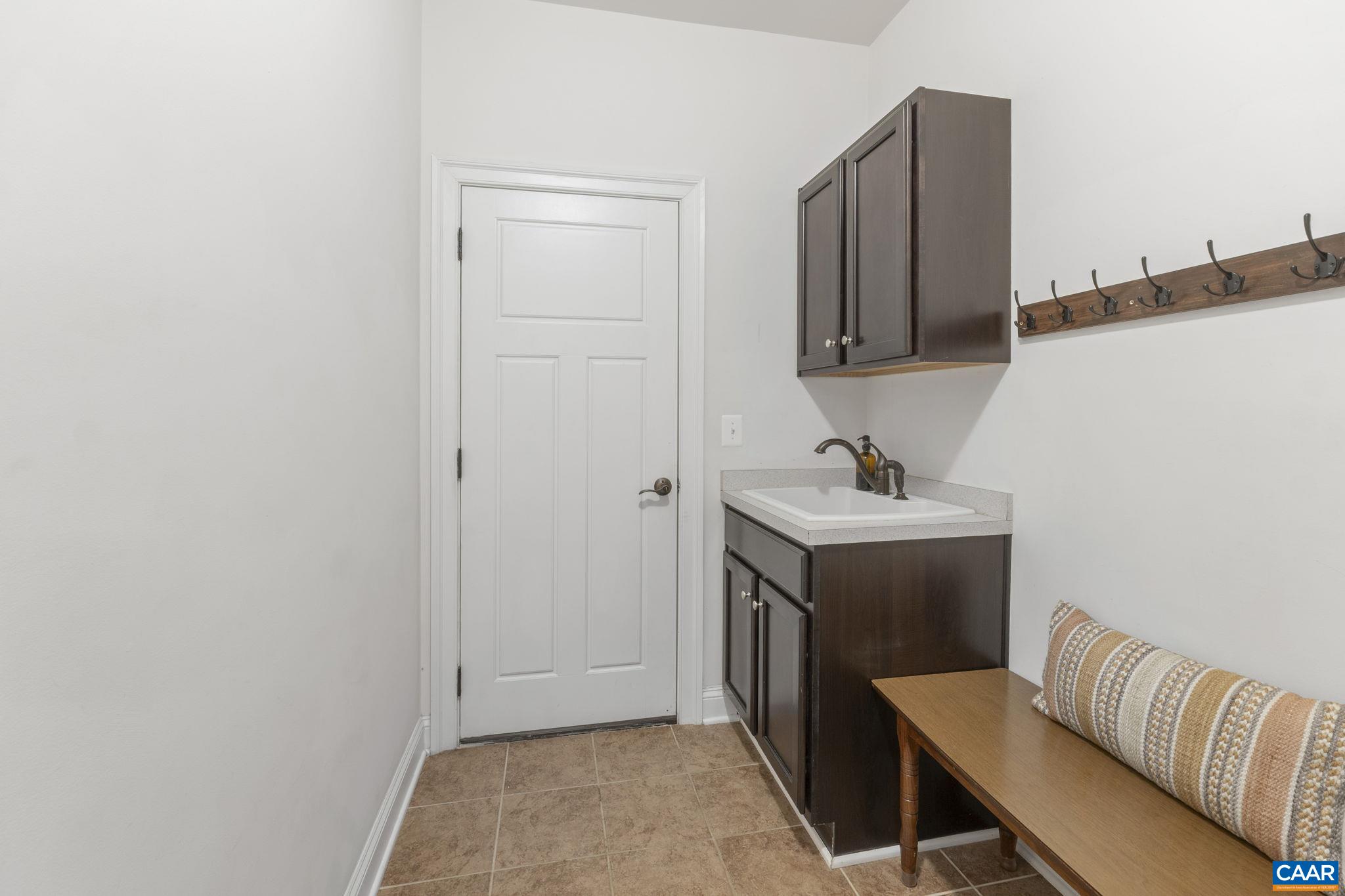 125 HIGHLAND CIR