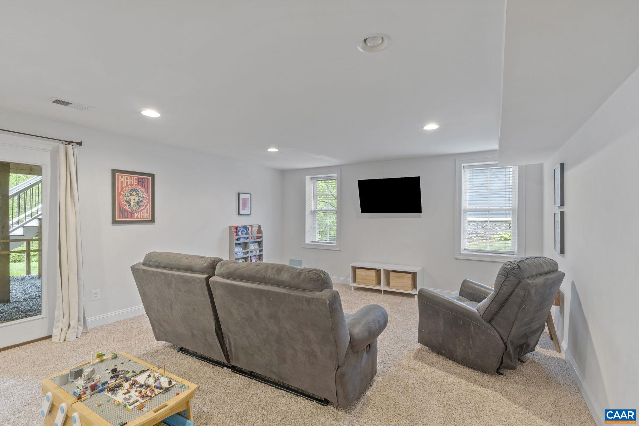 125 HIGHLAND CIR