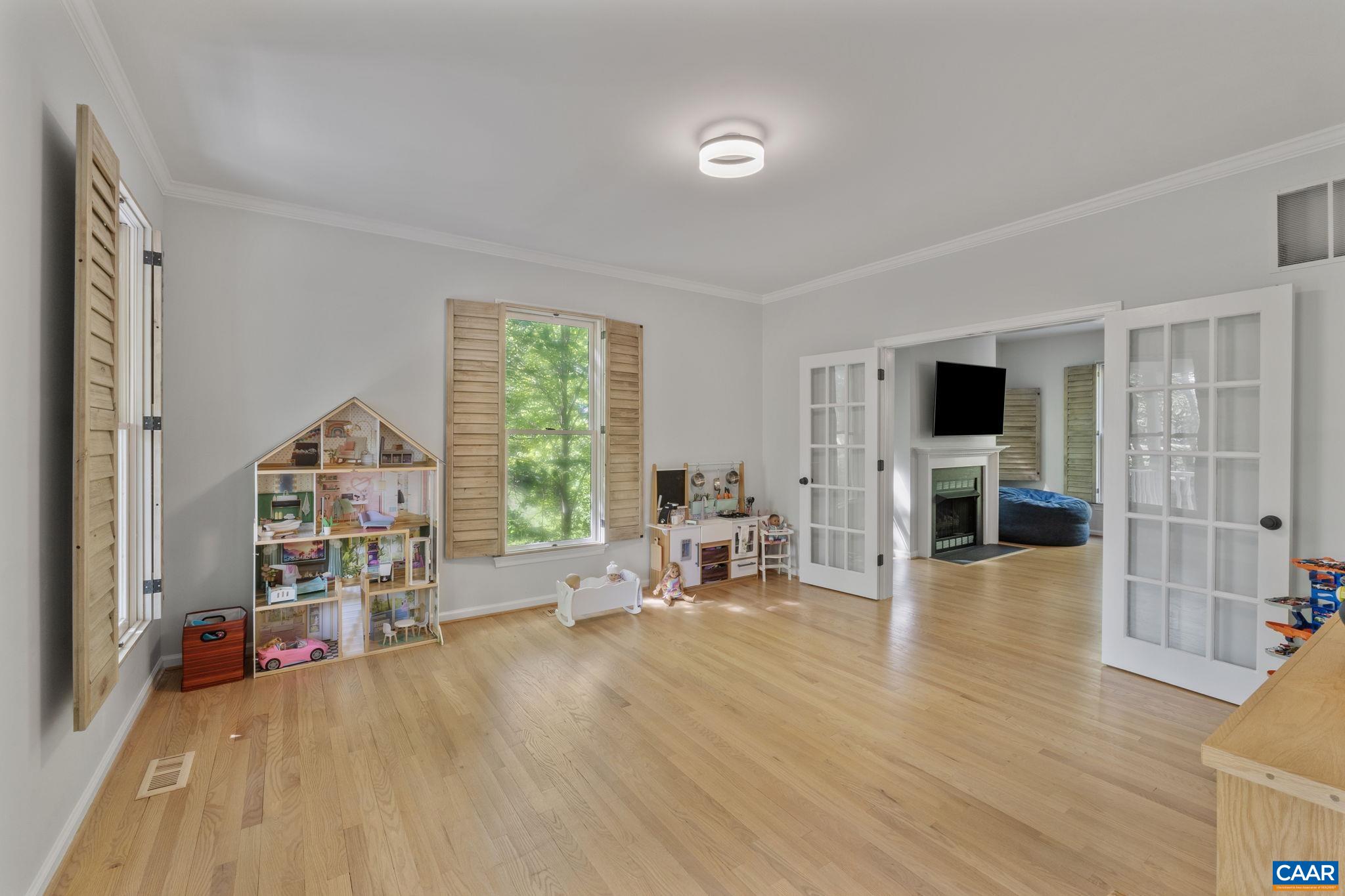 2075 PIPER WAY