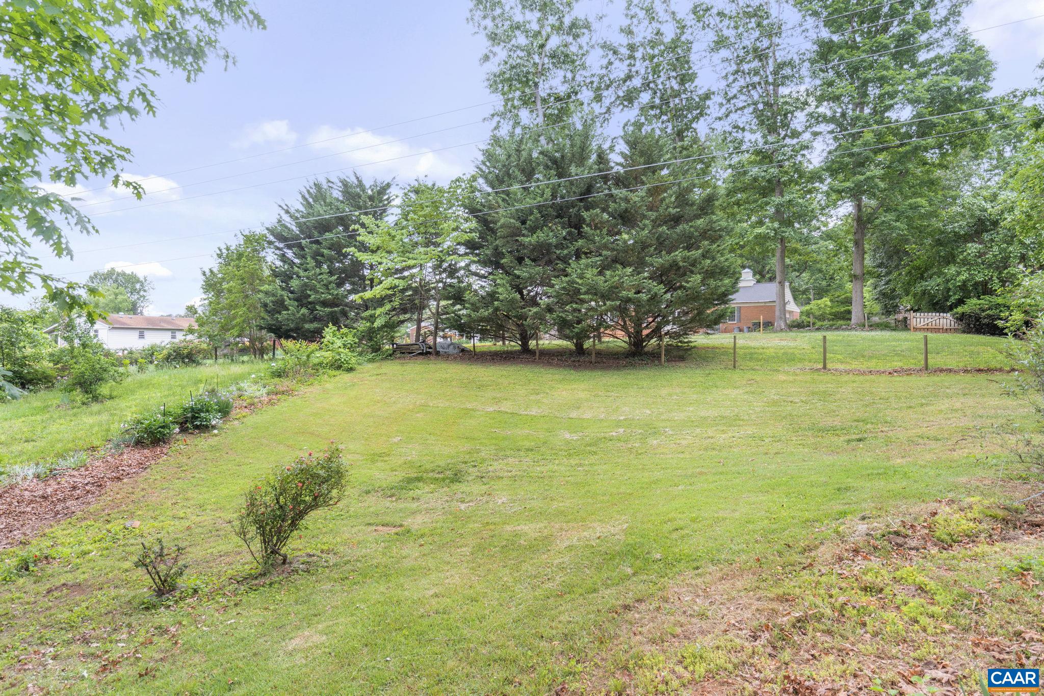109 INGLEWOOD CT