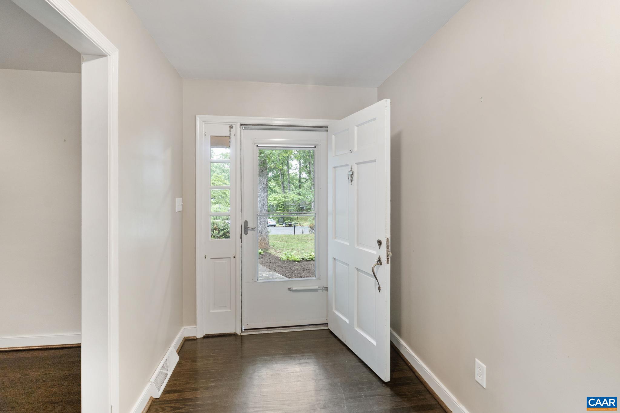 109 INGLEWOOD CT
