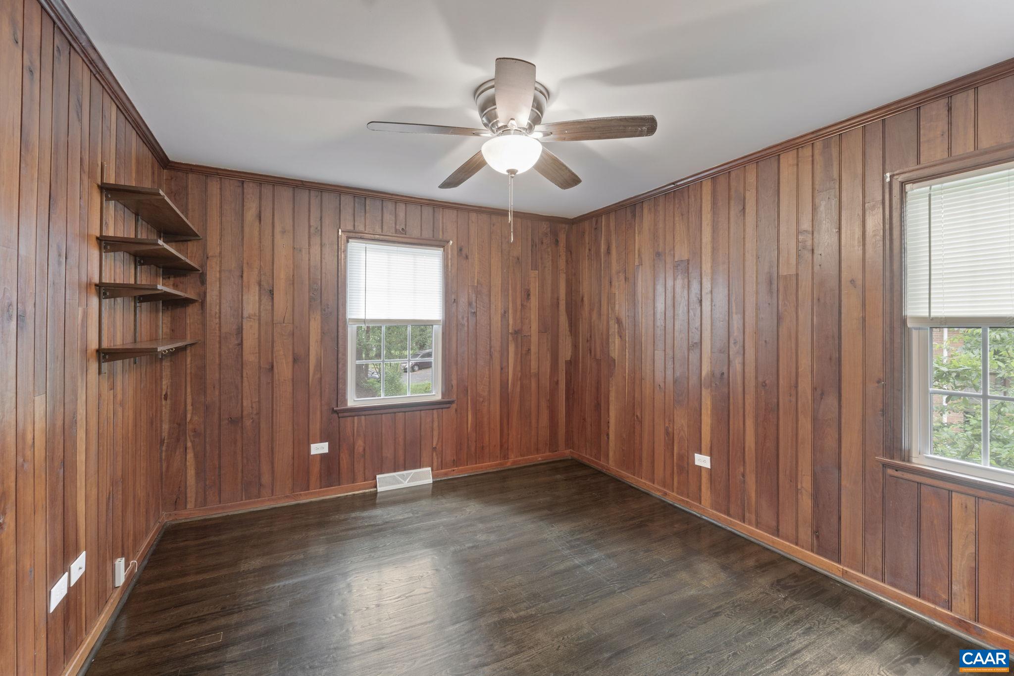 109 INGLEWOOD CT