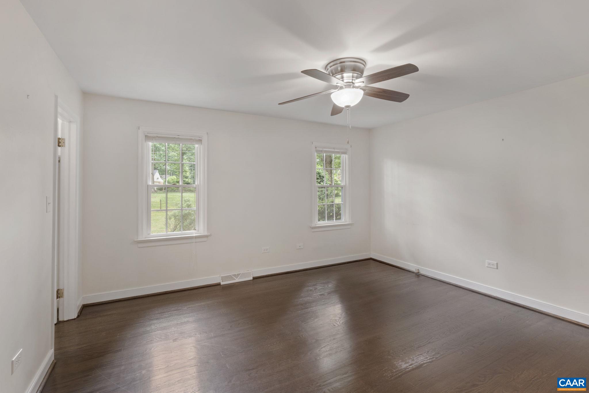 109 INGLEWOOD CT