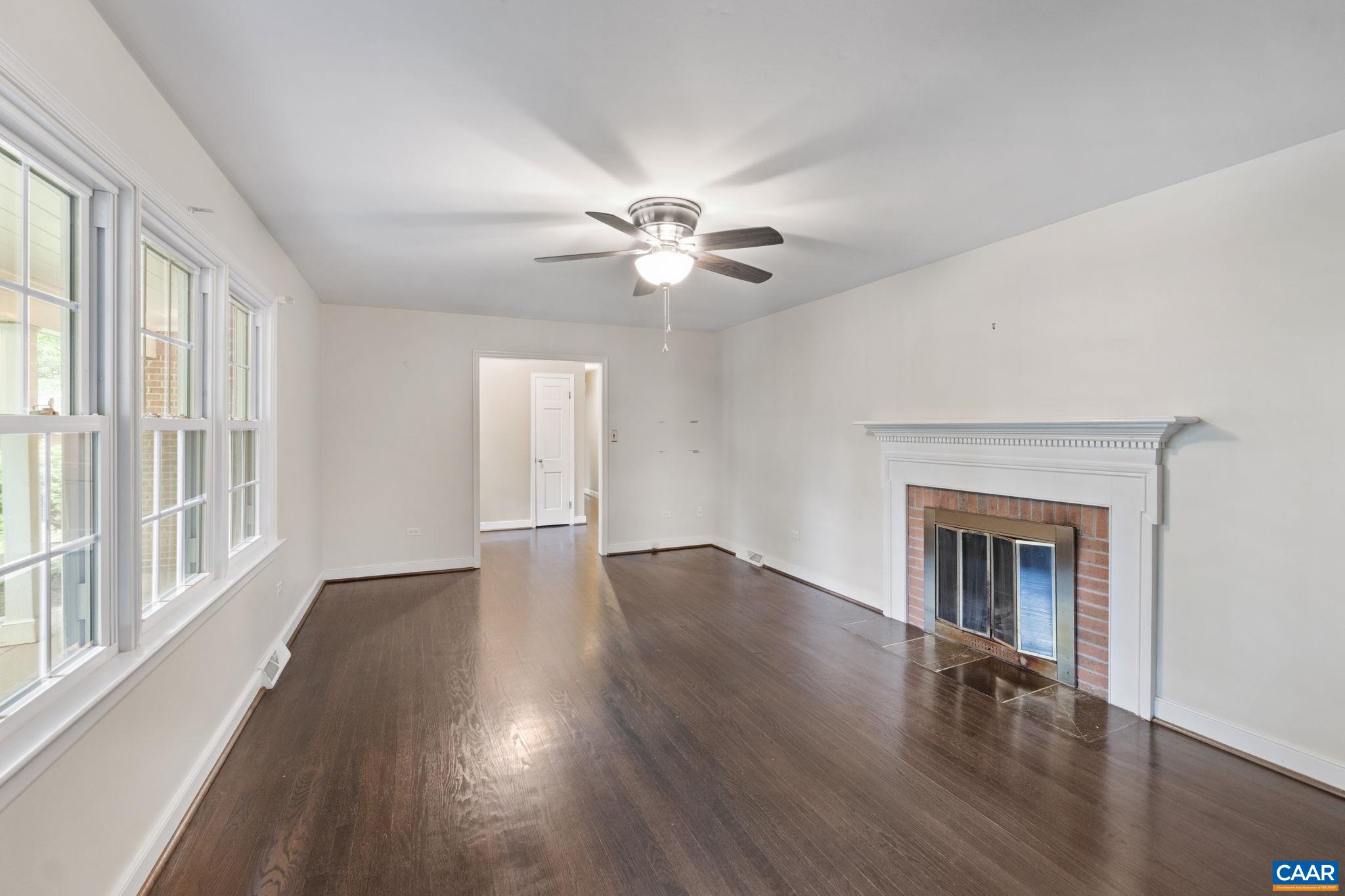109 INGLEWOOD CT