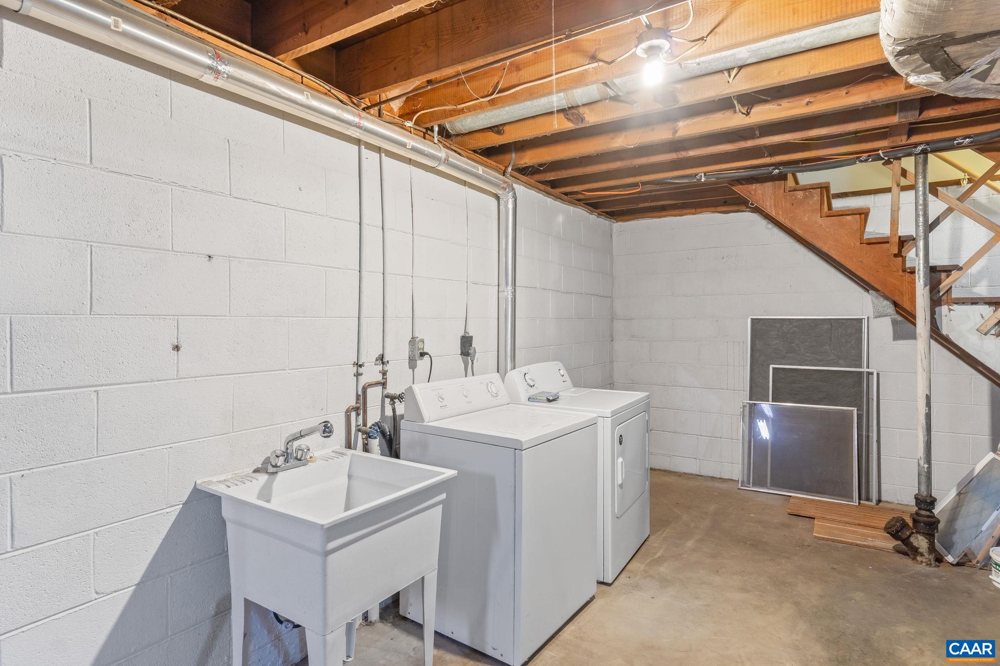 109 INGLEWOOD CT