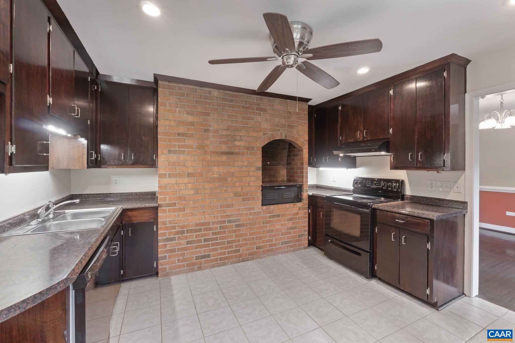 109 INGLEWOOD CT