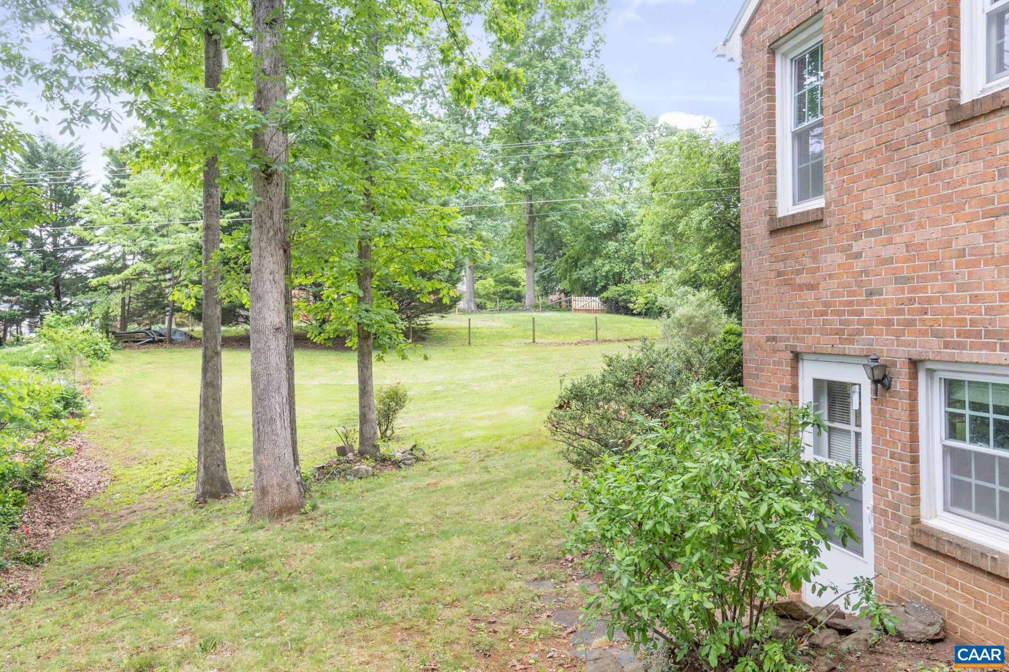 109 INGLEWOOD CT