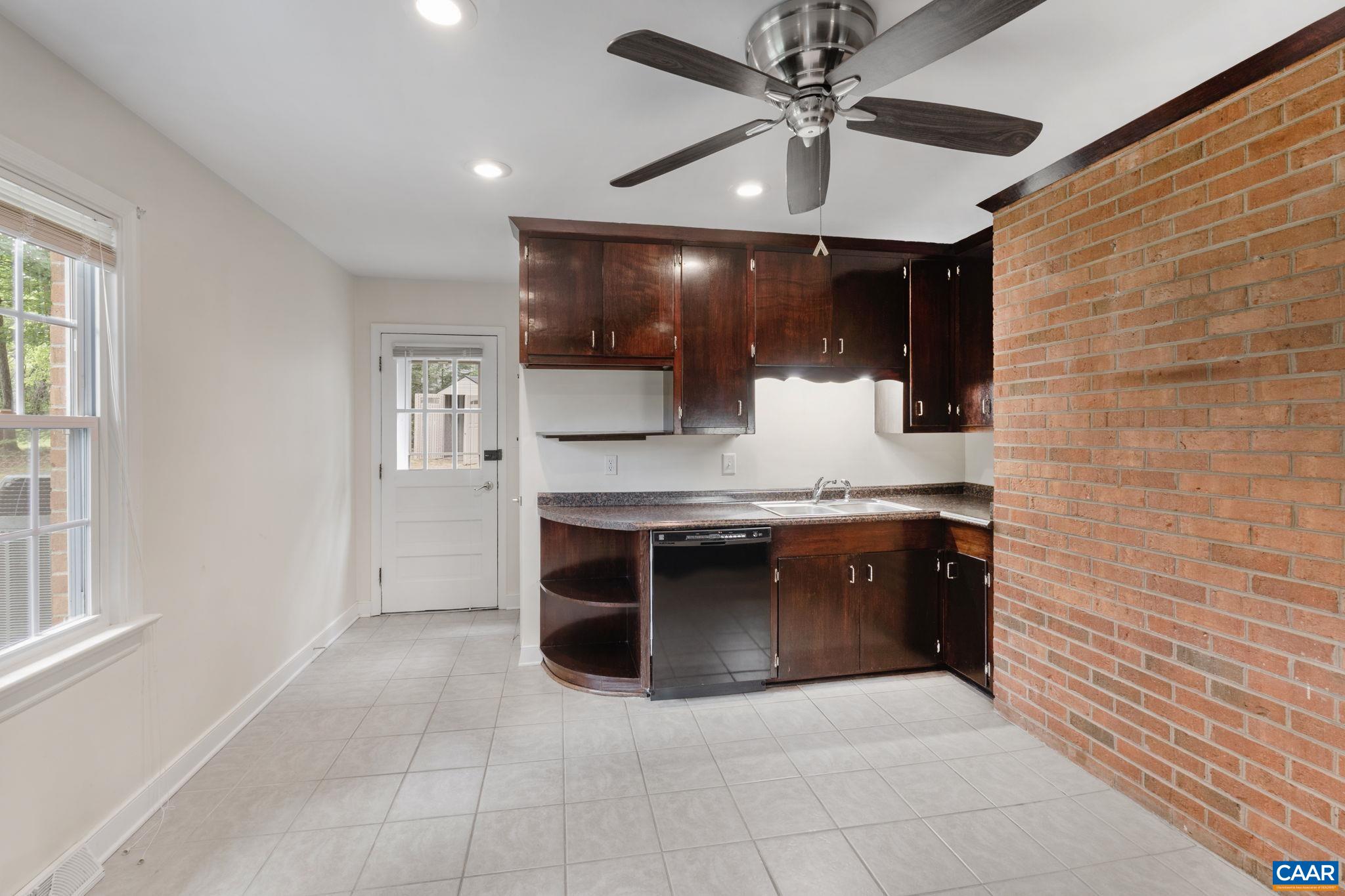 109 INGLEWOOD CT