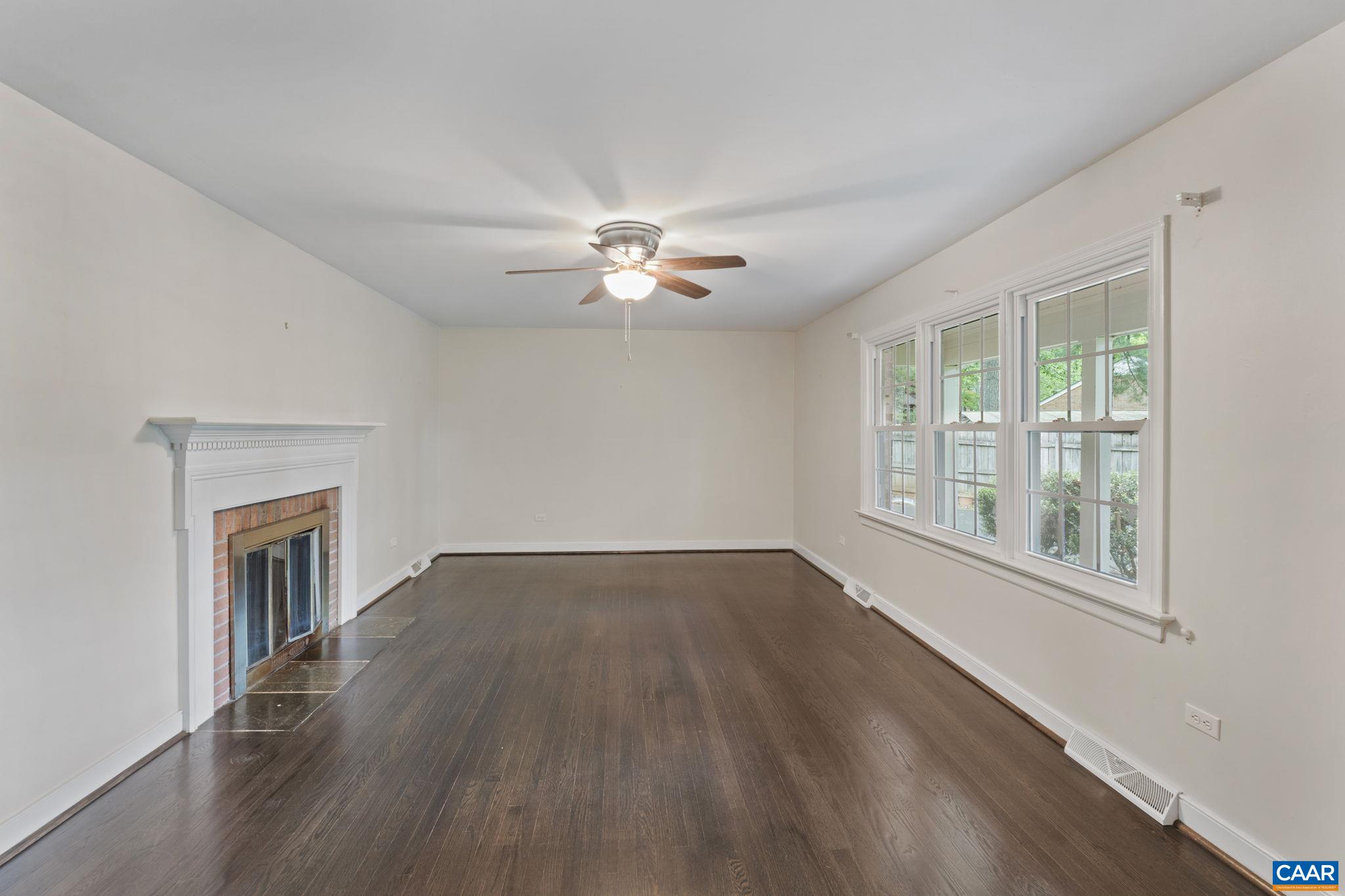109 INGLEWOOD CT