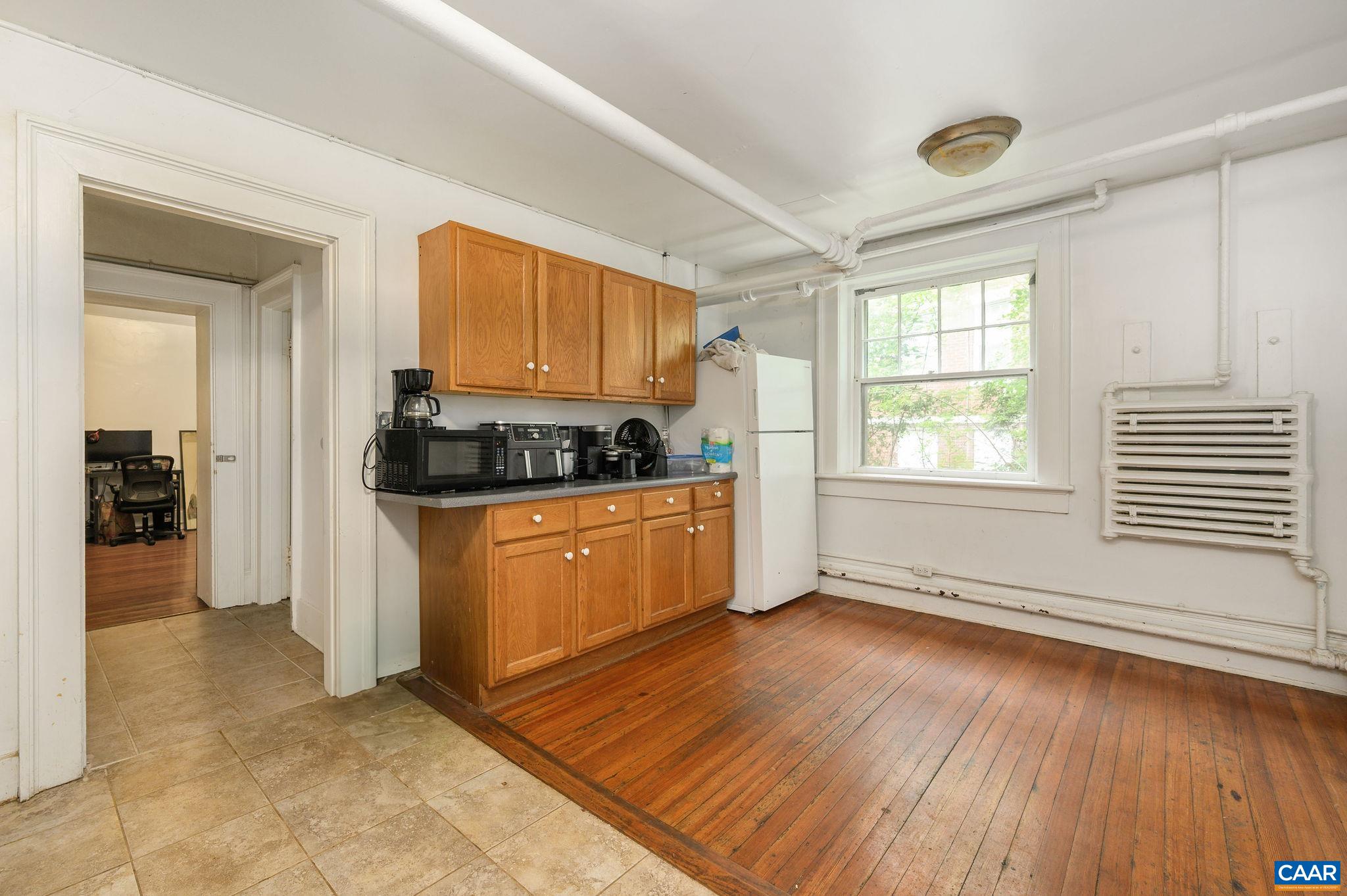 41 UNIVERSITY CIR