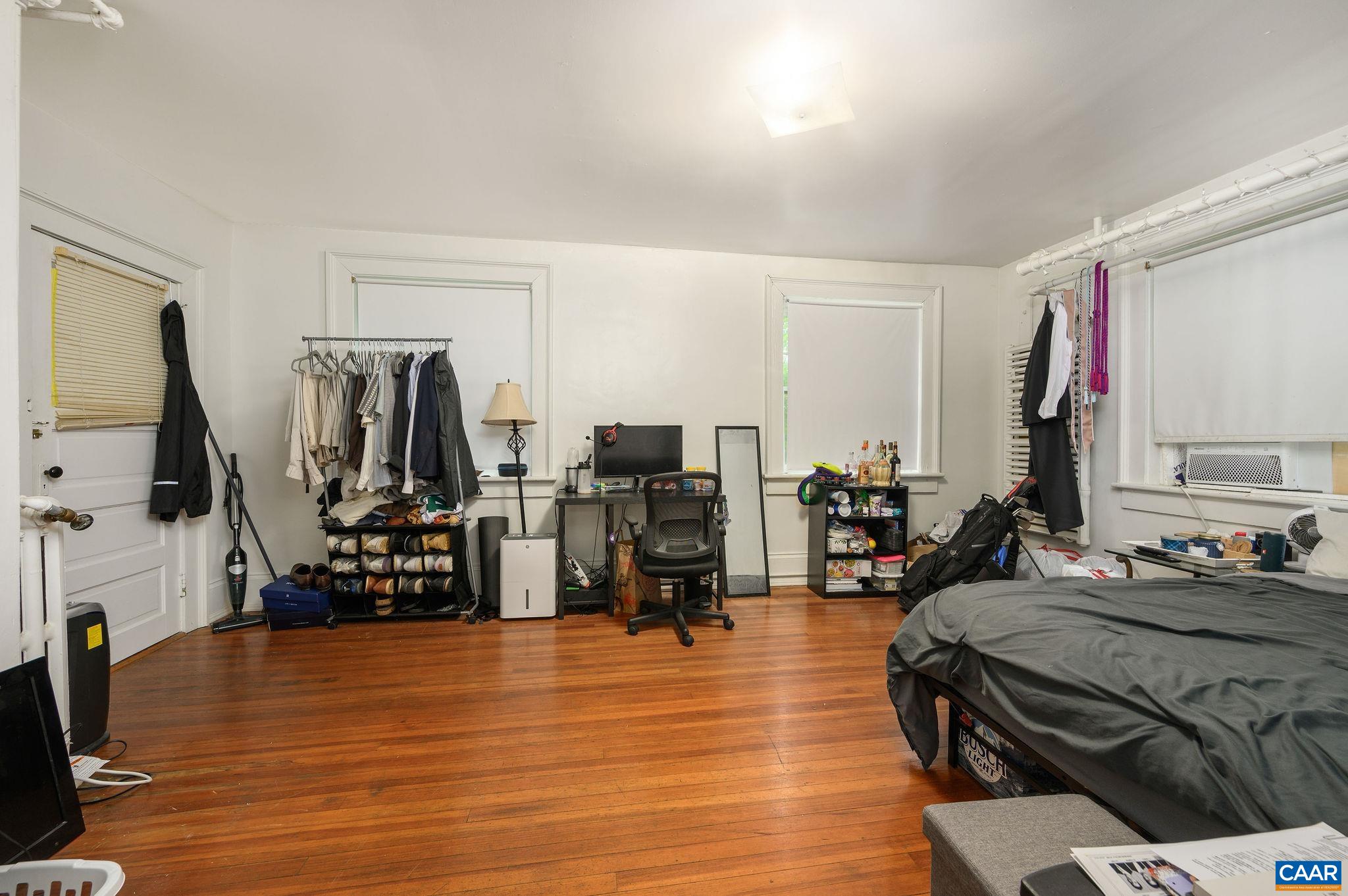 41 UNIVERSITY CIR