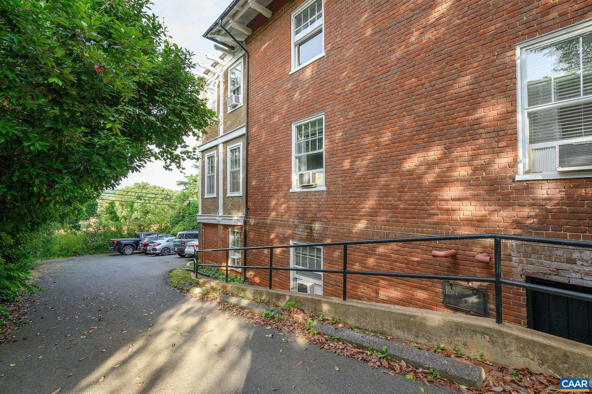 41 UNIVERSITY CIR