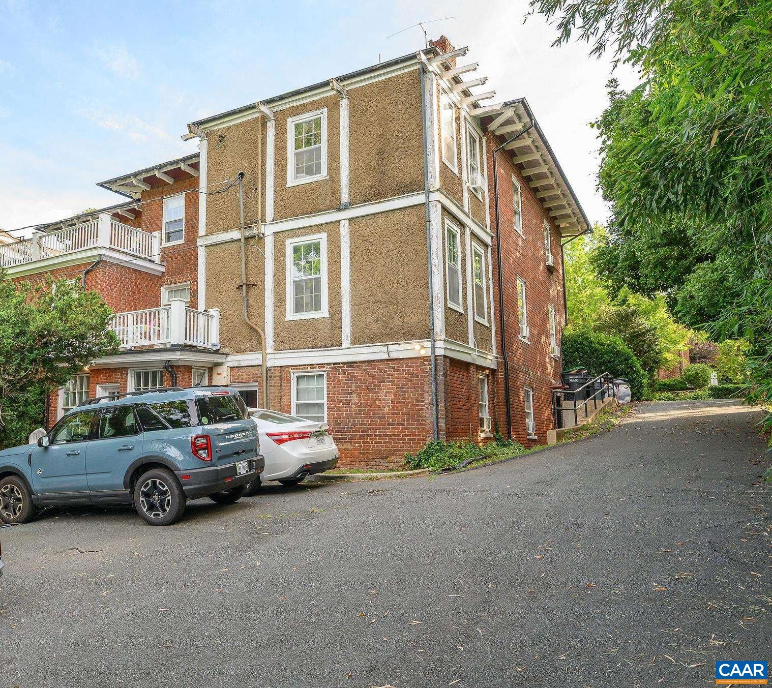41 UNIVERSITY CIR