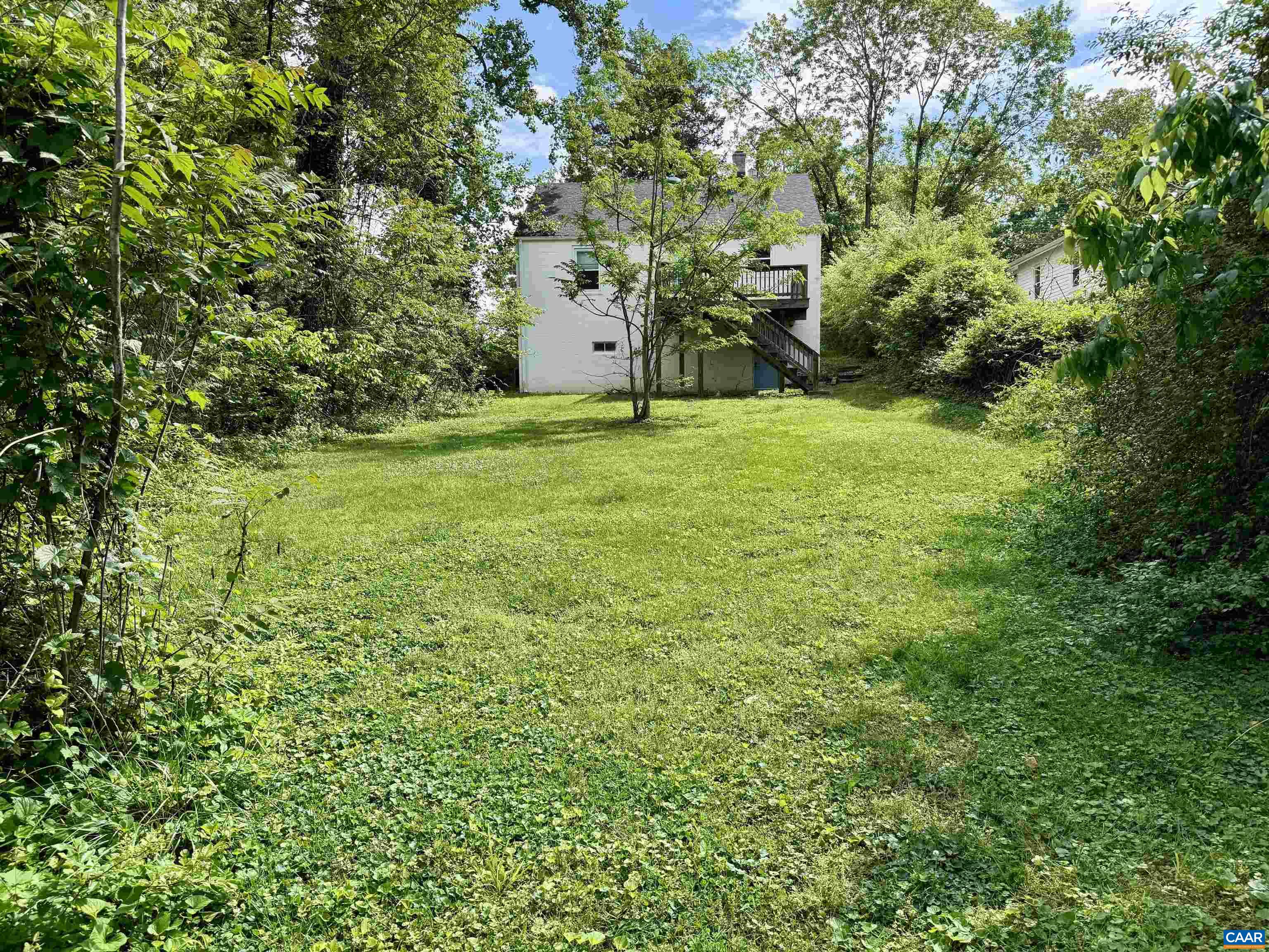 239 SHAMROCK RD