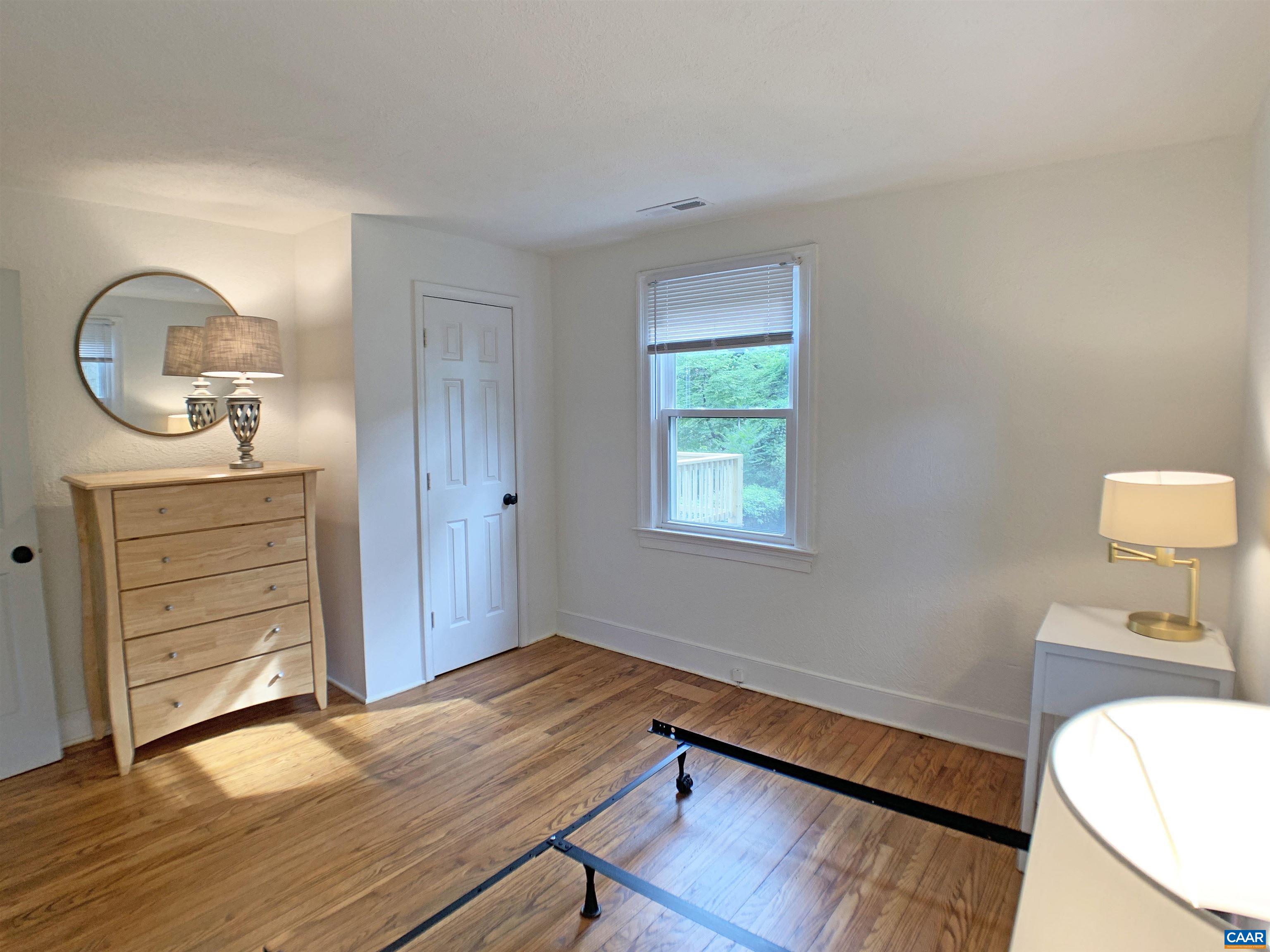 239 SHAMROCK RD
