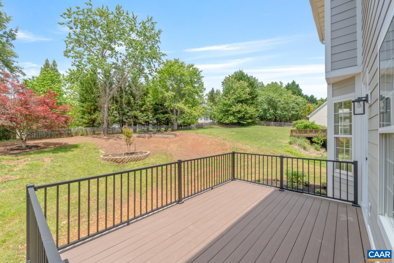 934 FAIRWINDS LN