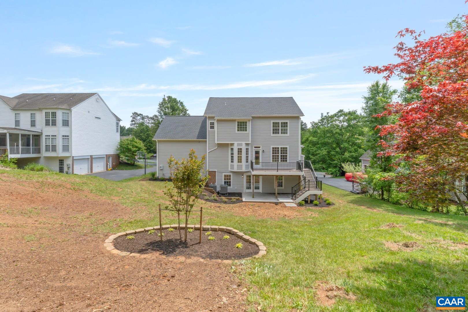 934 FAIRWINDS LN