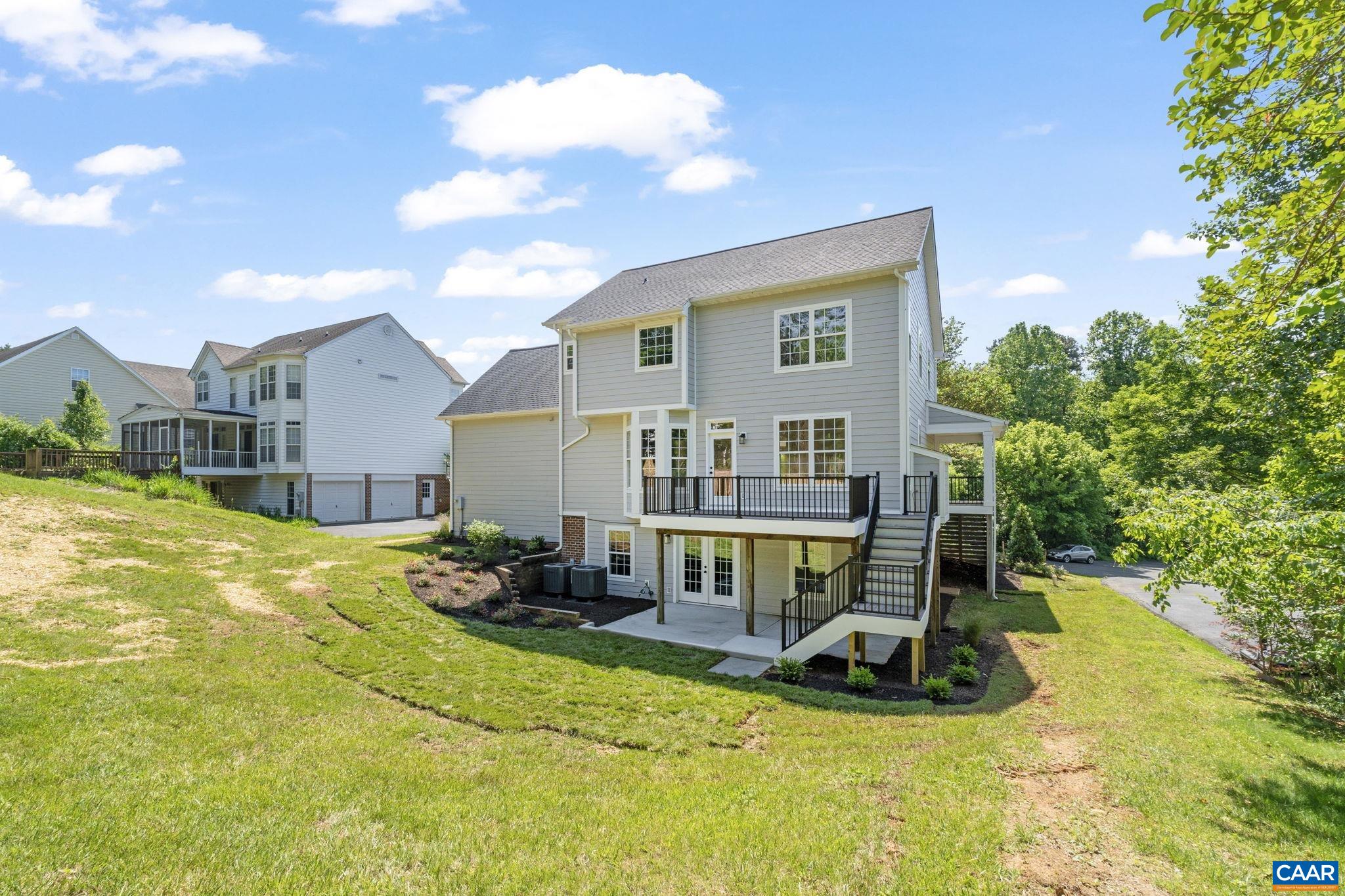 934 FAIRWINDS LN