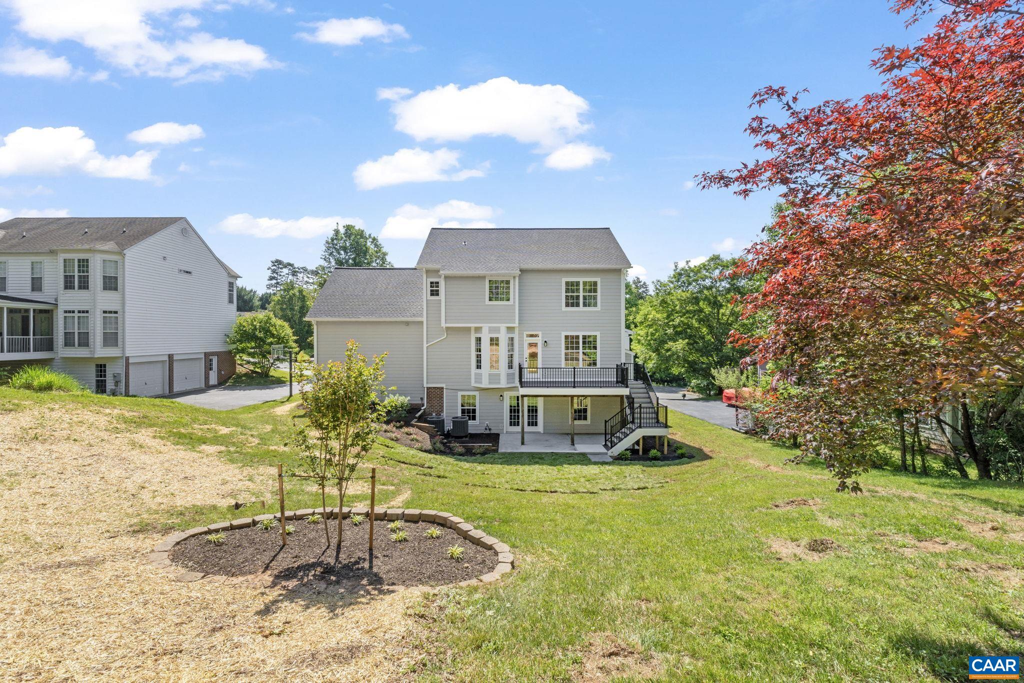 934 FAIRWINDS LN
