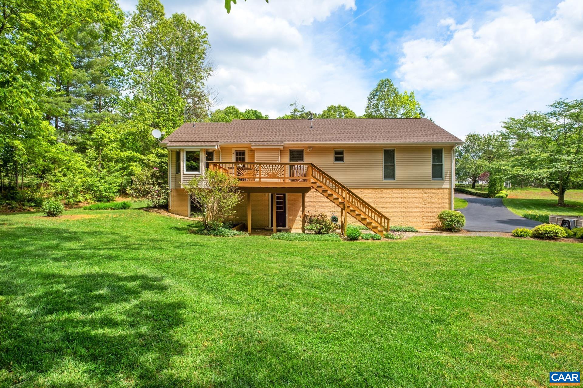 222 DOE DR