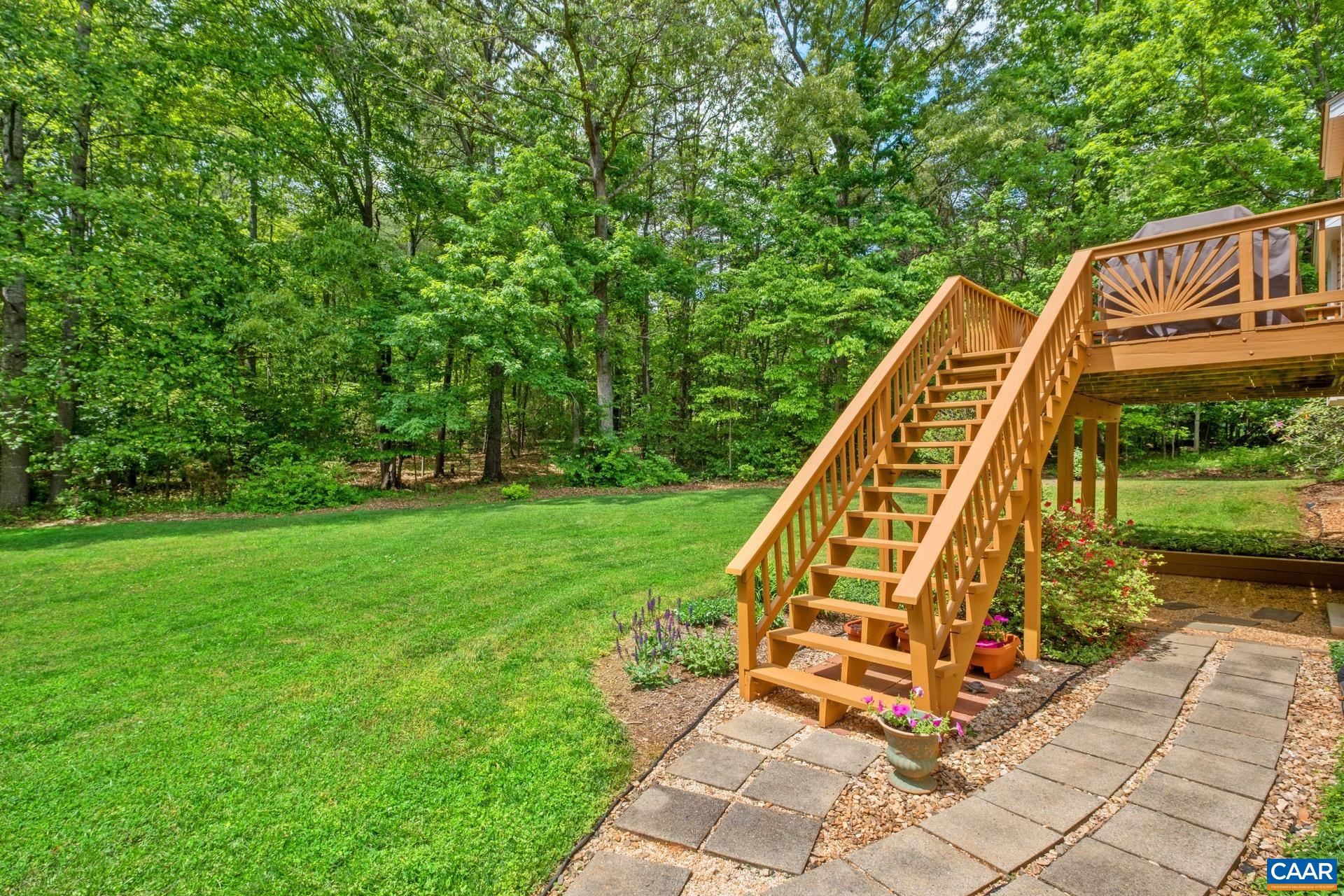 222 DOE DR