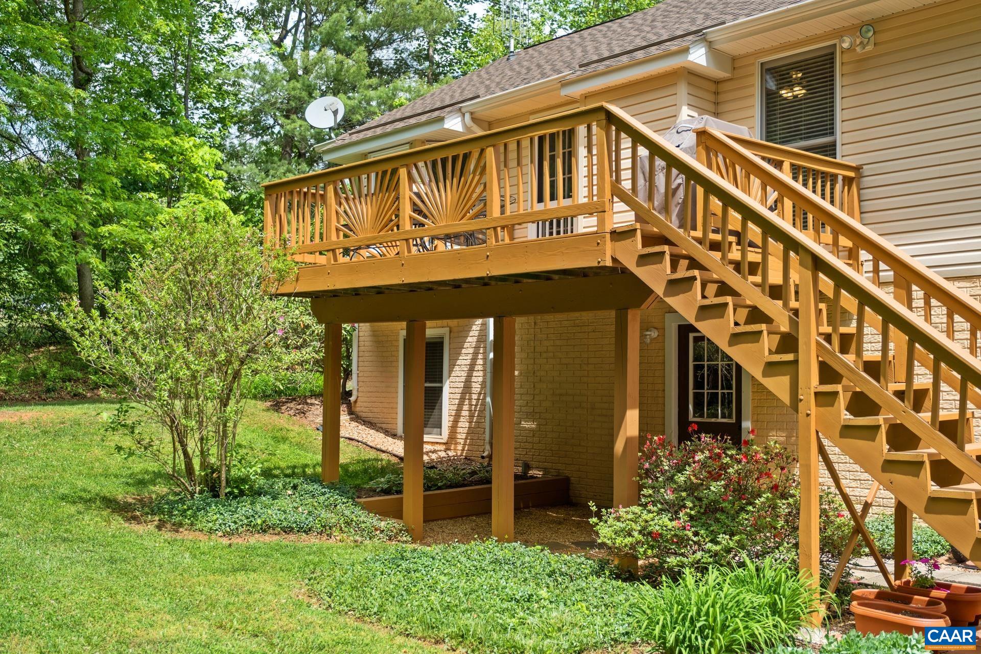 222 DOE DR