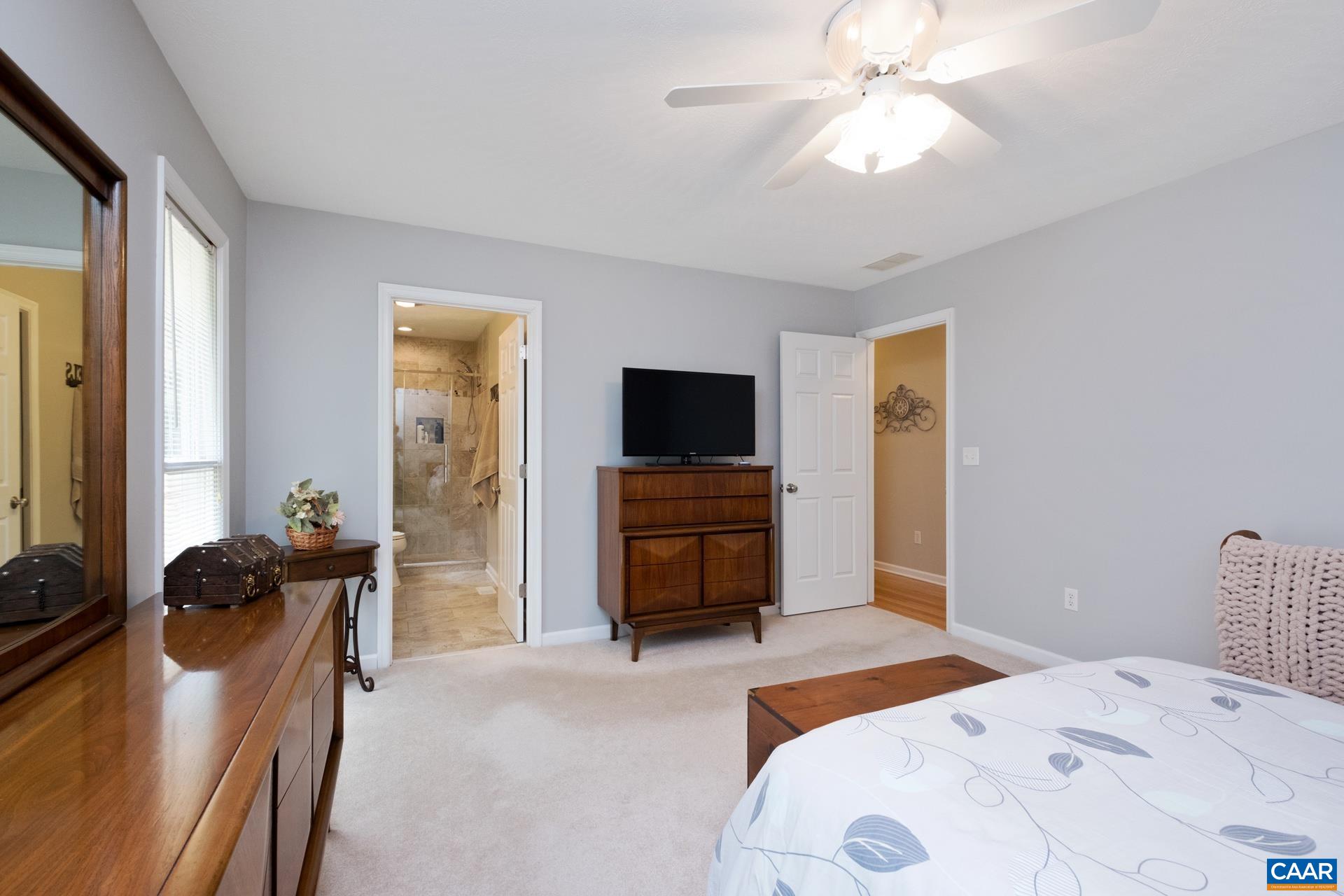 222 DOE DR