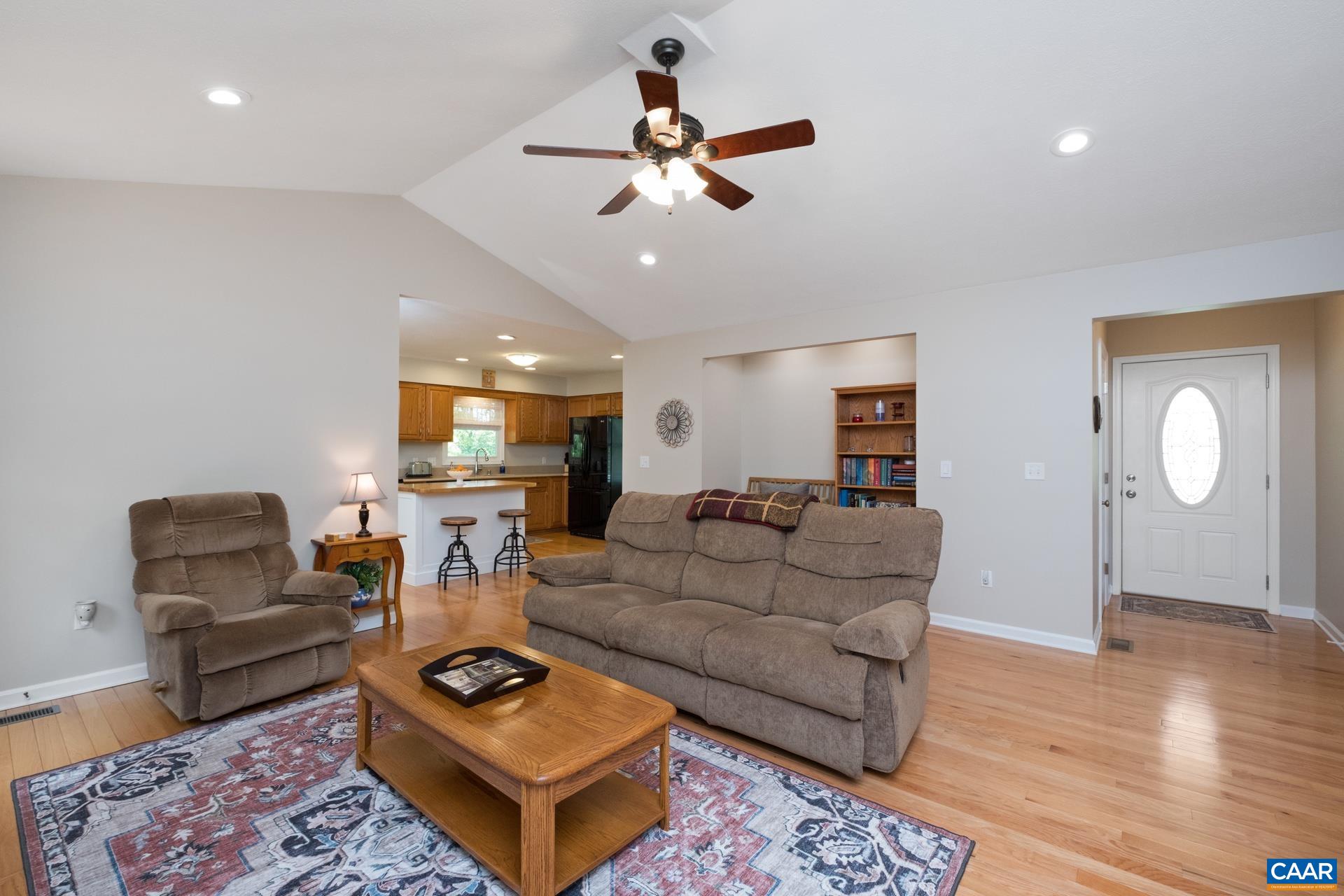 222 DOE DR